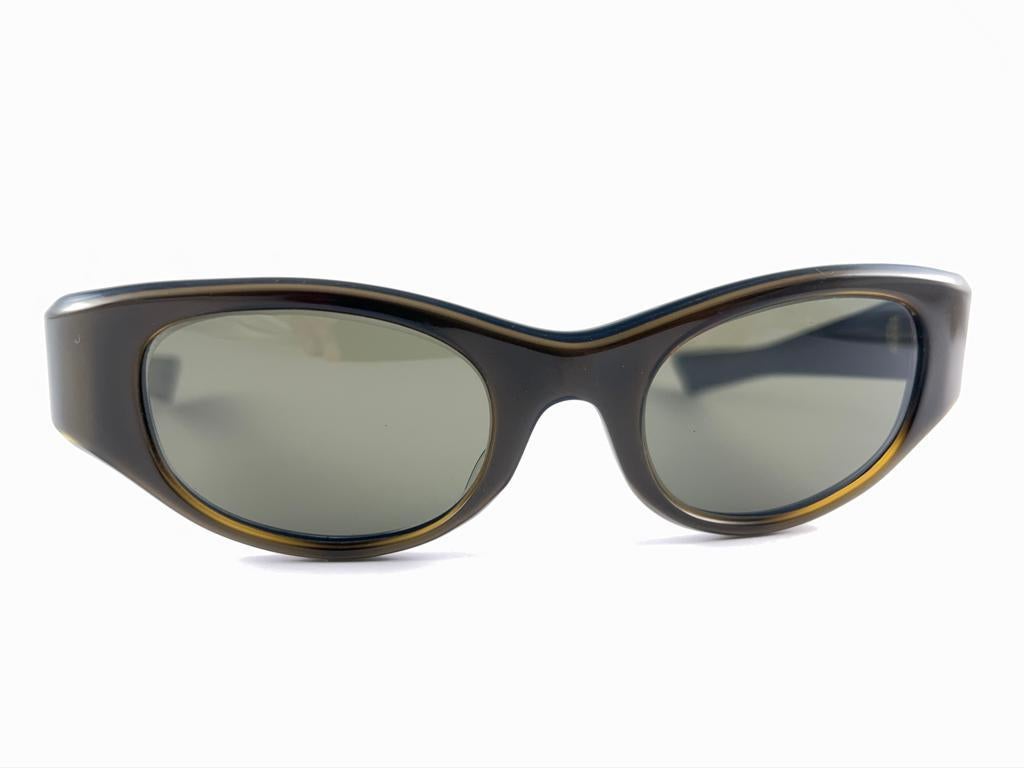 Vintage May Cat Eye Green Medium Size 1970'S Sunglasses Made In Usa For Sale 2