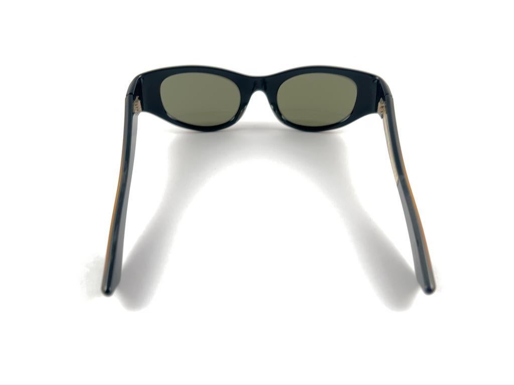 Vintage May Cat Eye Green Medium Size 1970'S Sunglasses Made In Usa For Sale 4