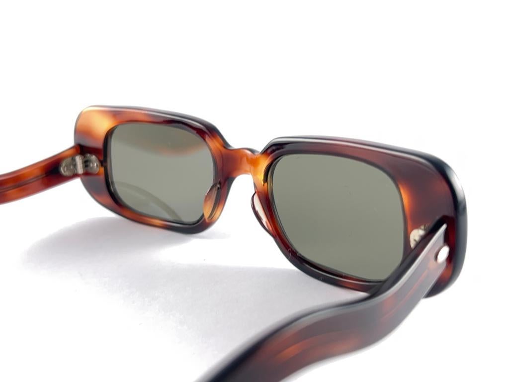 Vintage Mai rechteckige Midcentury Schildpatt Frame 1960's Sonnenbrille in den USA gemacht im Angebot 2