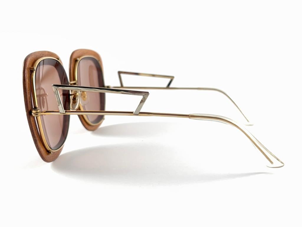 Vintage-Sonnenbrille „ Mai“ aus Holz und Gold, kombiniert, 1980''s, hergestellt in den USA im Angebot 7