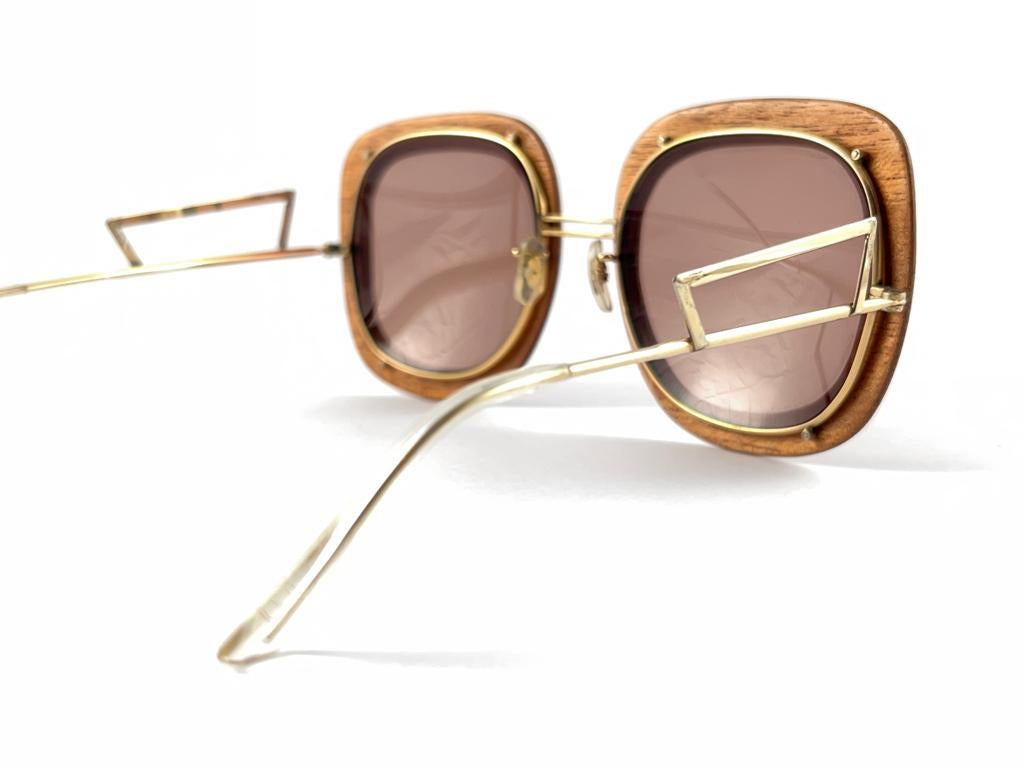 Vintage-Sonnenbrille „ Mai“ aus Holz und Gold, kombiniert, 1980''s, hergestellt in den USA im Angebot 3