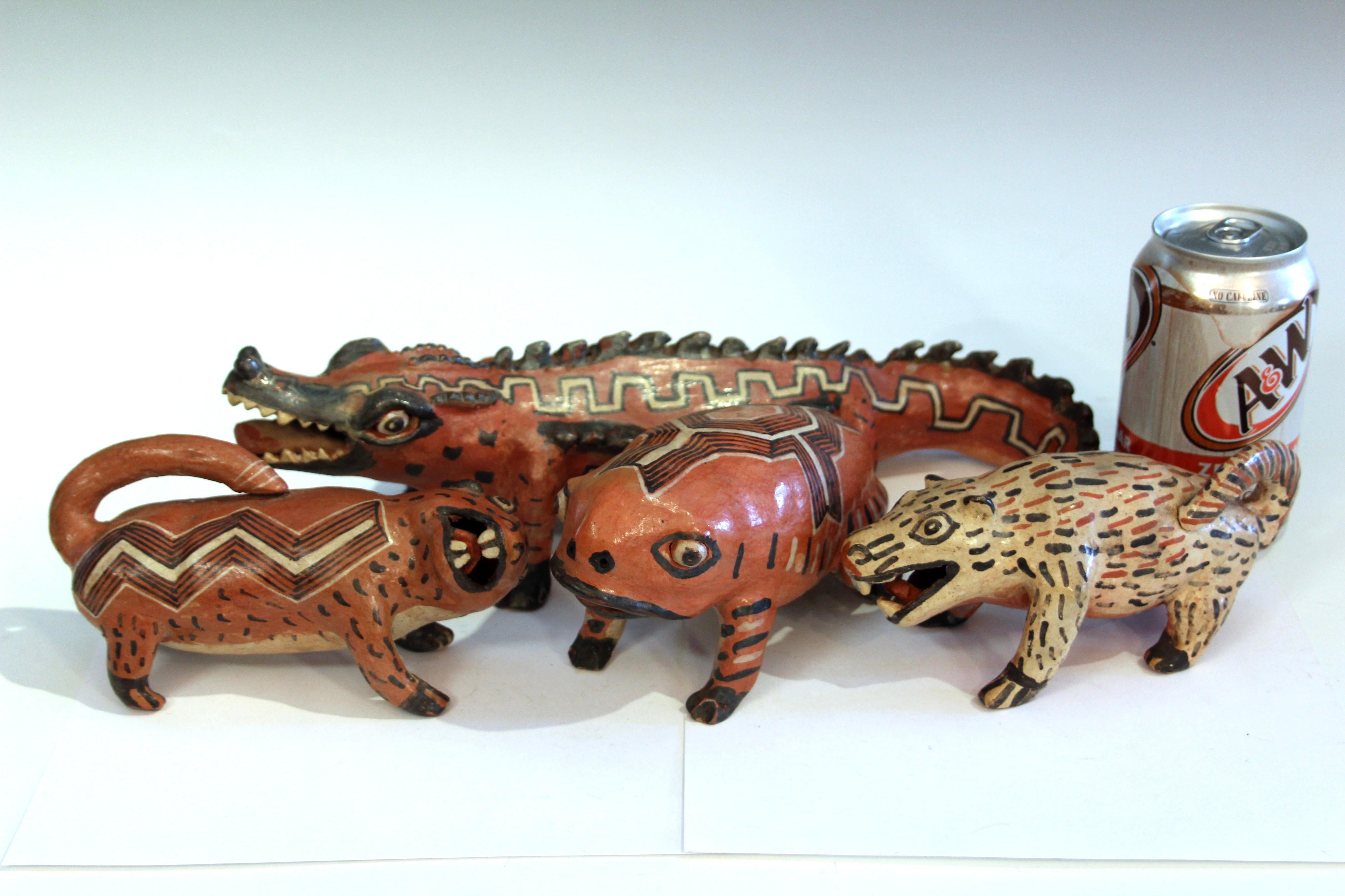Ensemble de figurines d'animaux en poterie de style mauresque de la forêt mythique 20e siècle en vente 2
