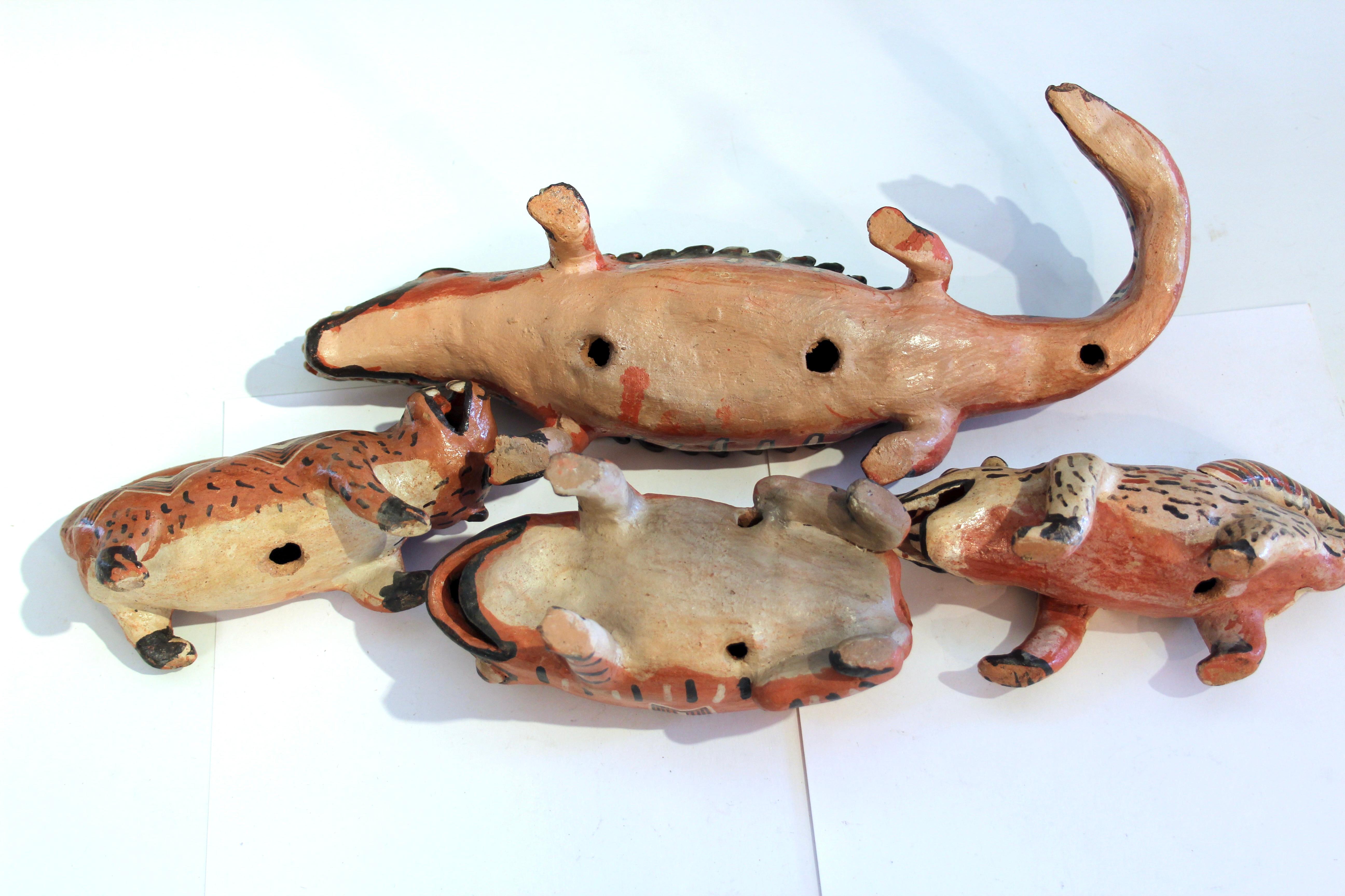 Fait main Ensemble de figurines d'animaux en poterie de style mauresque de la forêt mythique 20e siècle en vente