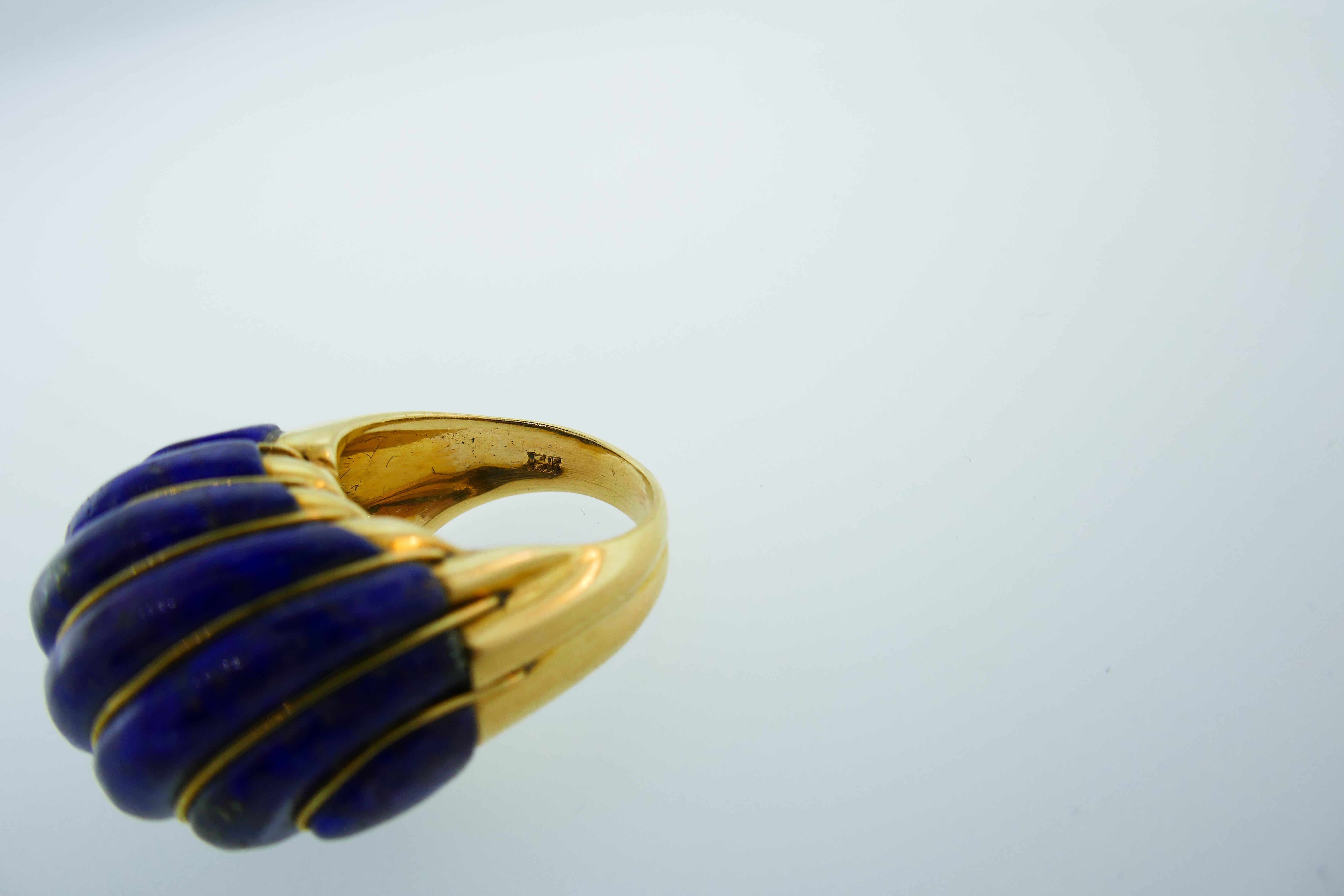 Vintage Maz 14 Karat Yellow Gold and Lapis Cocktail Ring, circa 1970s In Excellent Condition In Beverly Hills, CA