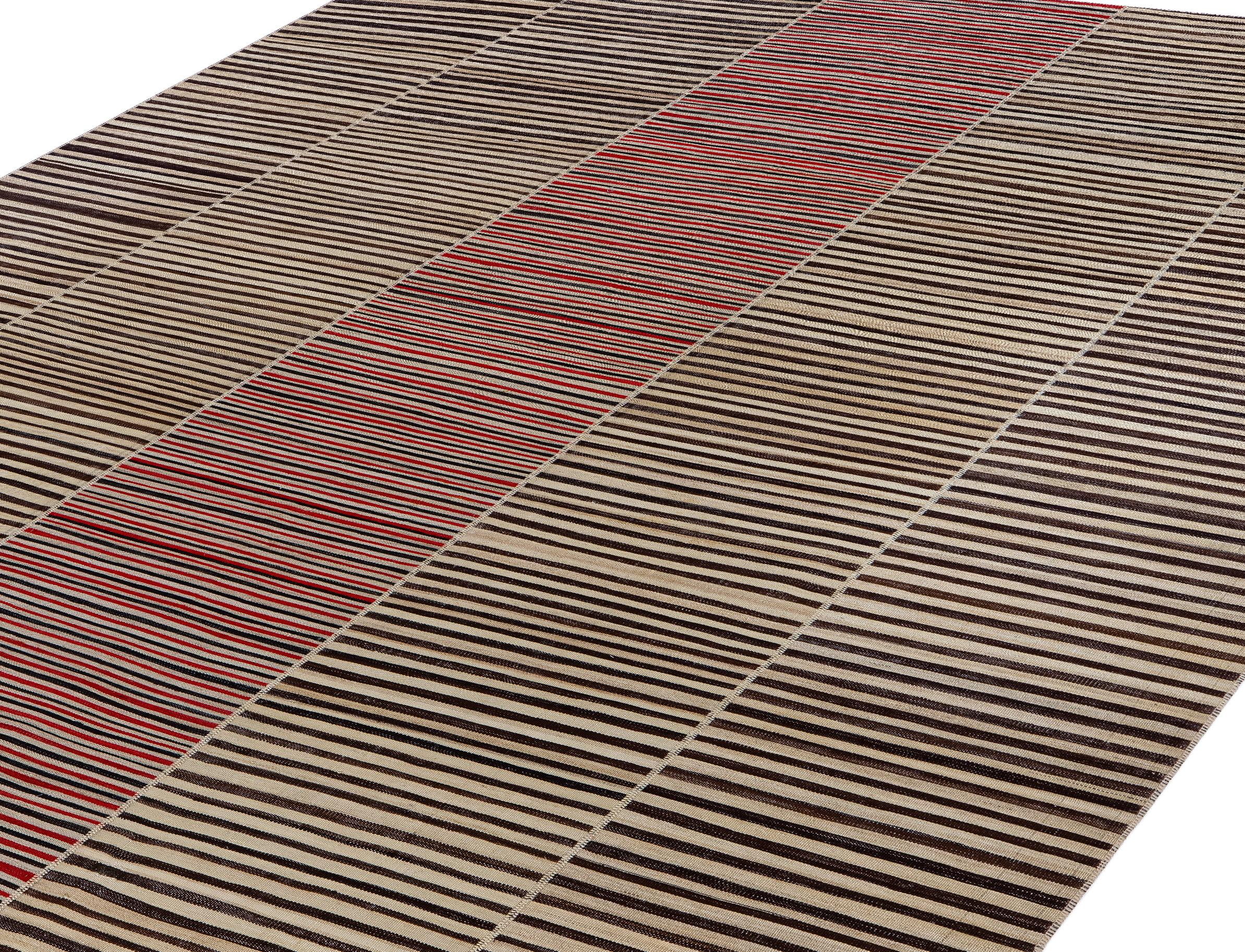 Vintage Mazandaran Flachgewebe - Handgesponnene Wolle, natürlich gefärbt, modern gestreiftes Design (Moderne der Mitte des Jahrhunderts) im Angebot