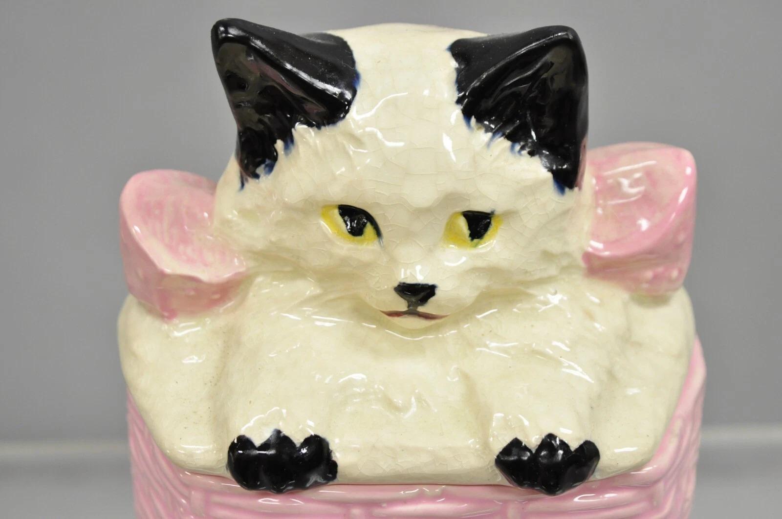 Vintage McCoy Pottery weiß und schwarz Katze Kätzchen Kitty in rosa Korb Cookie Jar (Sonstiges) im Angebot
