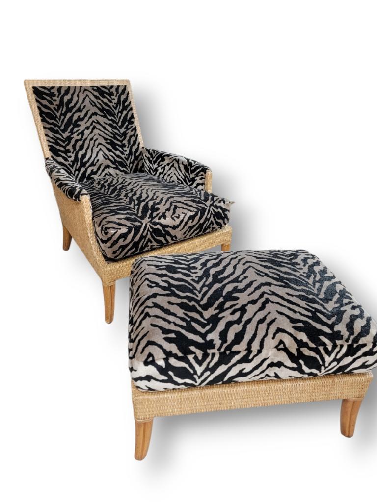 Vintage McGuire Rattan und Wicker Umbria Lounge Stuhl mit Ottomane neu gepolstert in Plüsch Zebra Samt - 2 Stück Set

Seltener, übergroßer organisch-moderner Sessel aus Rattan und Geflecht, entworfen von Orlando Diaz-Azcuy für McGuire. Das Set