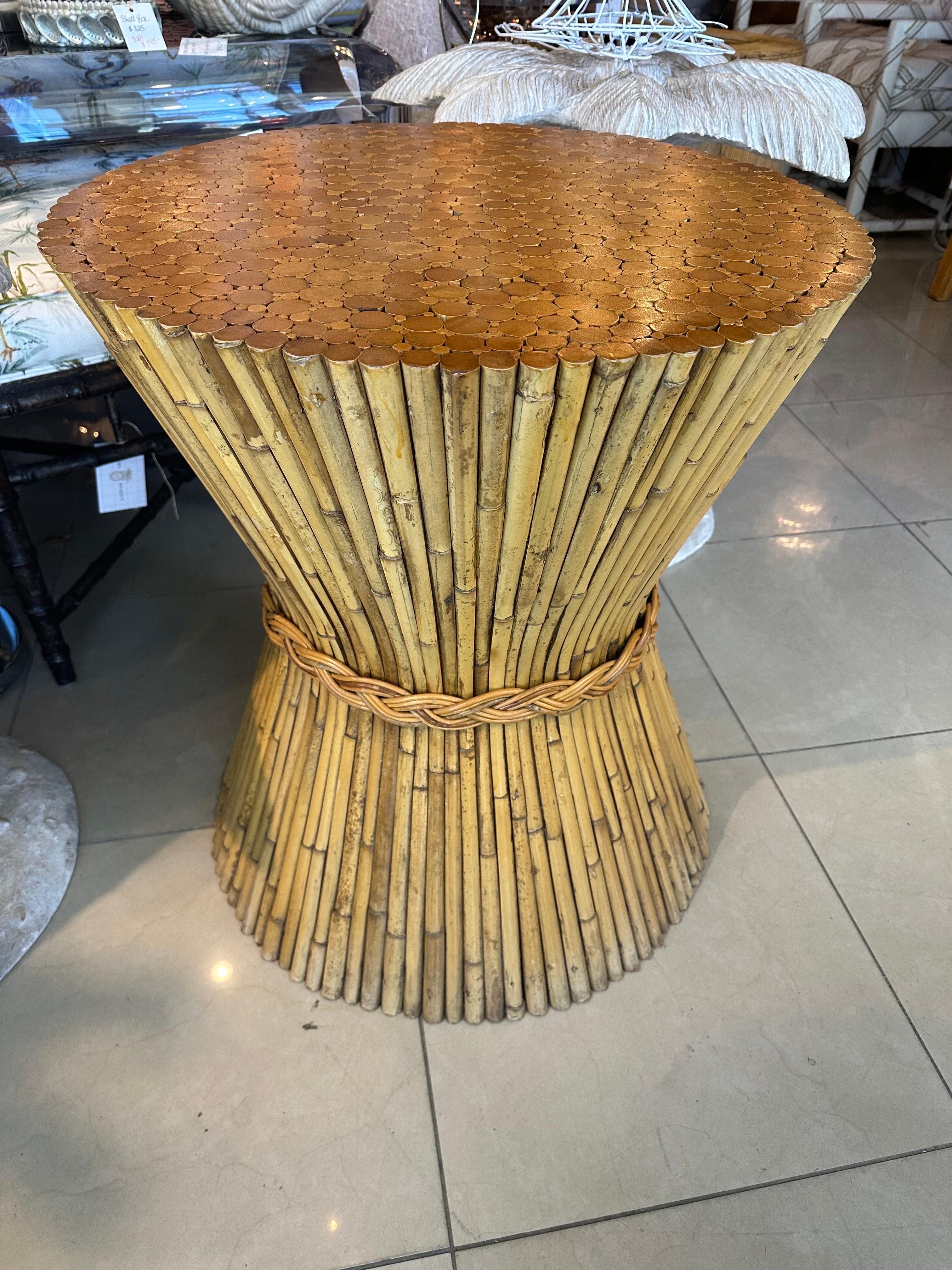 Vintage McGuire Tavolo da gioco in rattan Base in vimini intrecciato Covone di grano In condizioni buone in vendita a West Palm Beach, FL