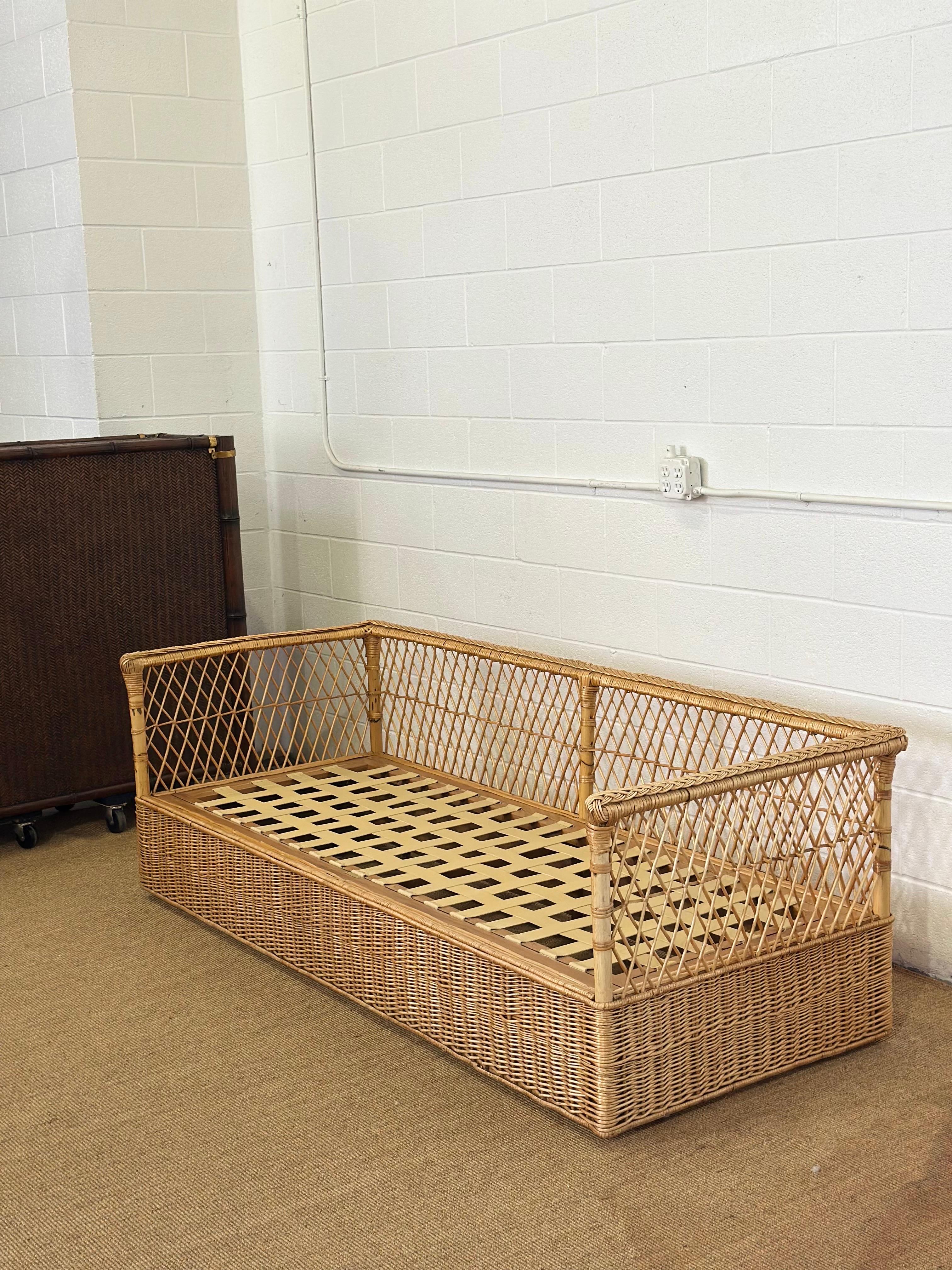 Américain Ensemble de salon Vintage By en rotin avec caisse en osier - 5 pièces en vente