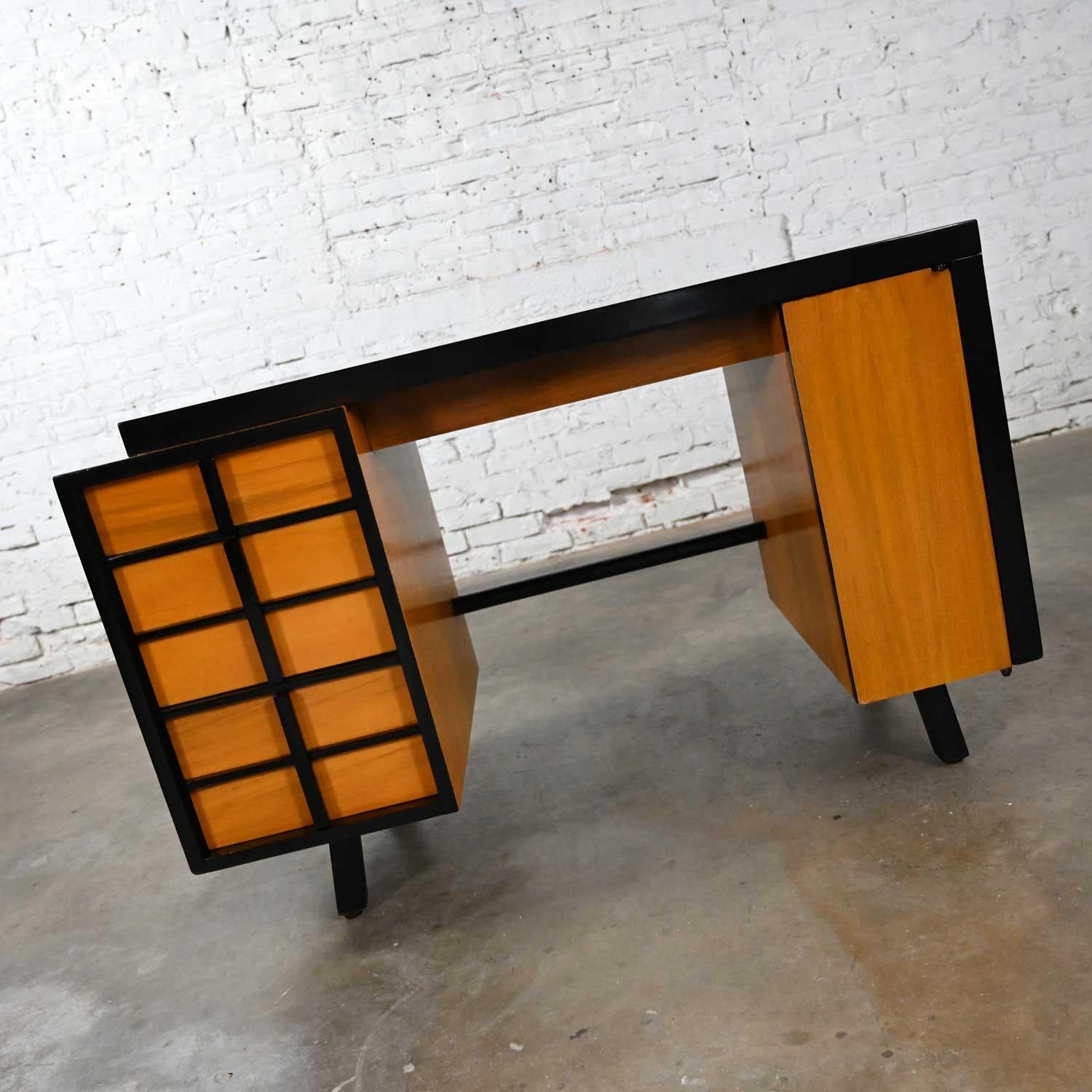 maple furniture color