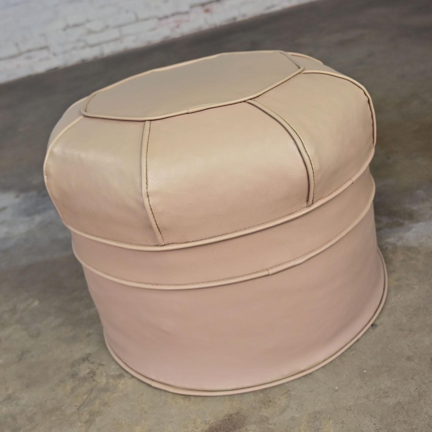 Vintage MCM Beige Faux Leather Vinyl Octagonal Hassock Ottoman or Footstool In Good Condition For Sale In Topeka, KS