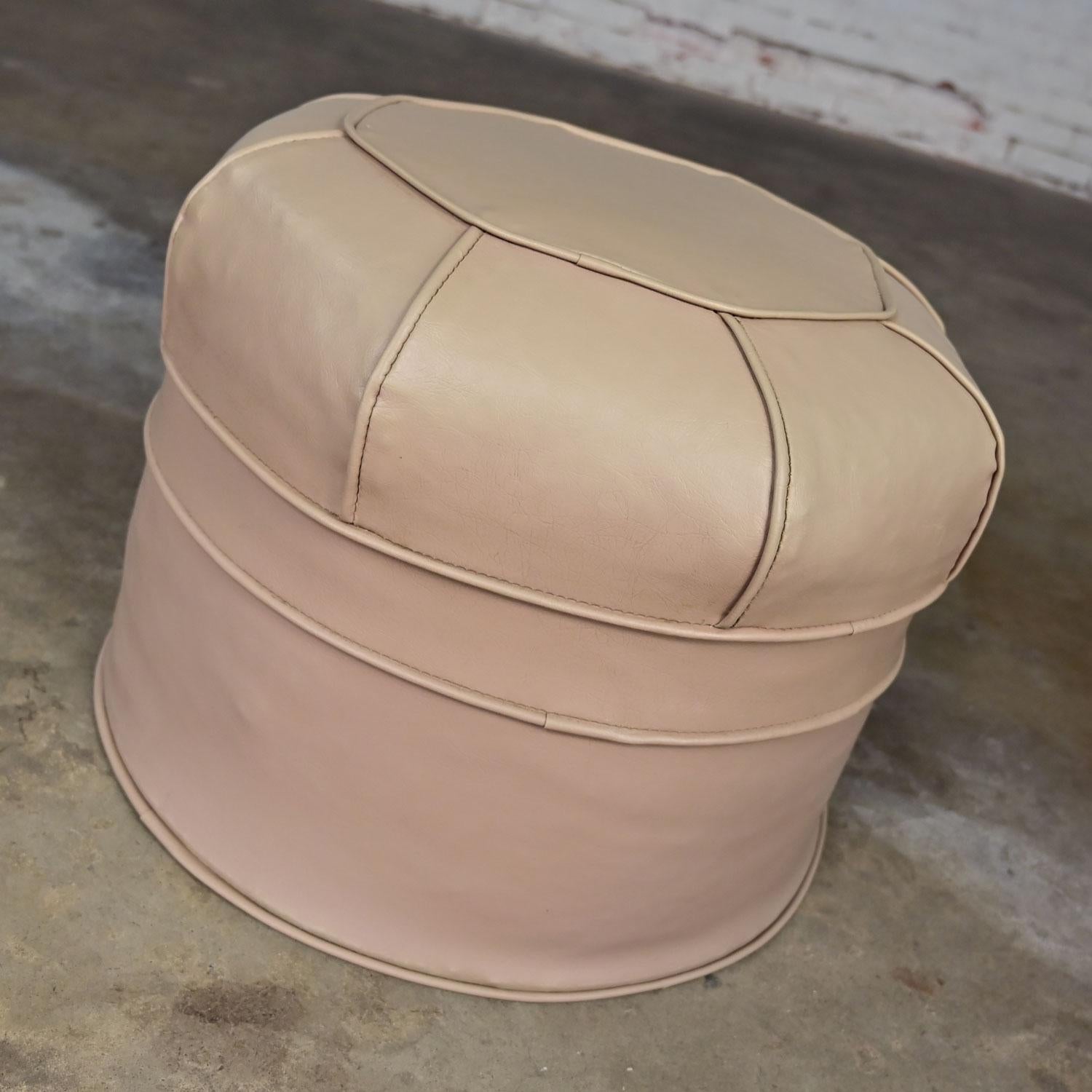Vintage MCM Beige Faux Leather Vinyl Octagonal Hassock Ottoman or Footstool In Good Condition For Sale In Topeka, KS
