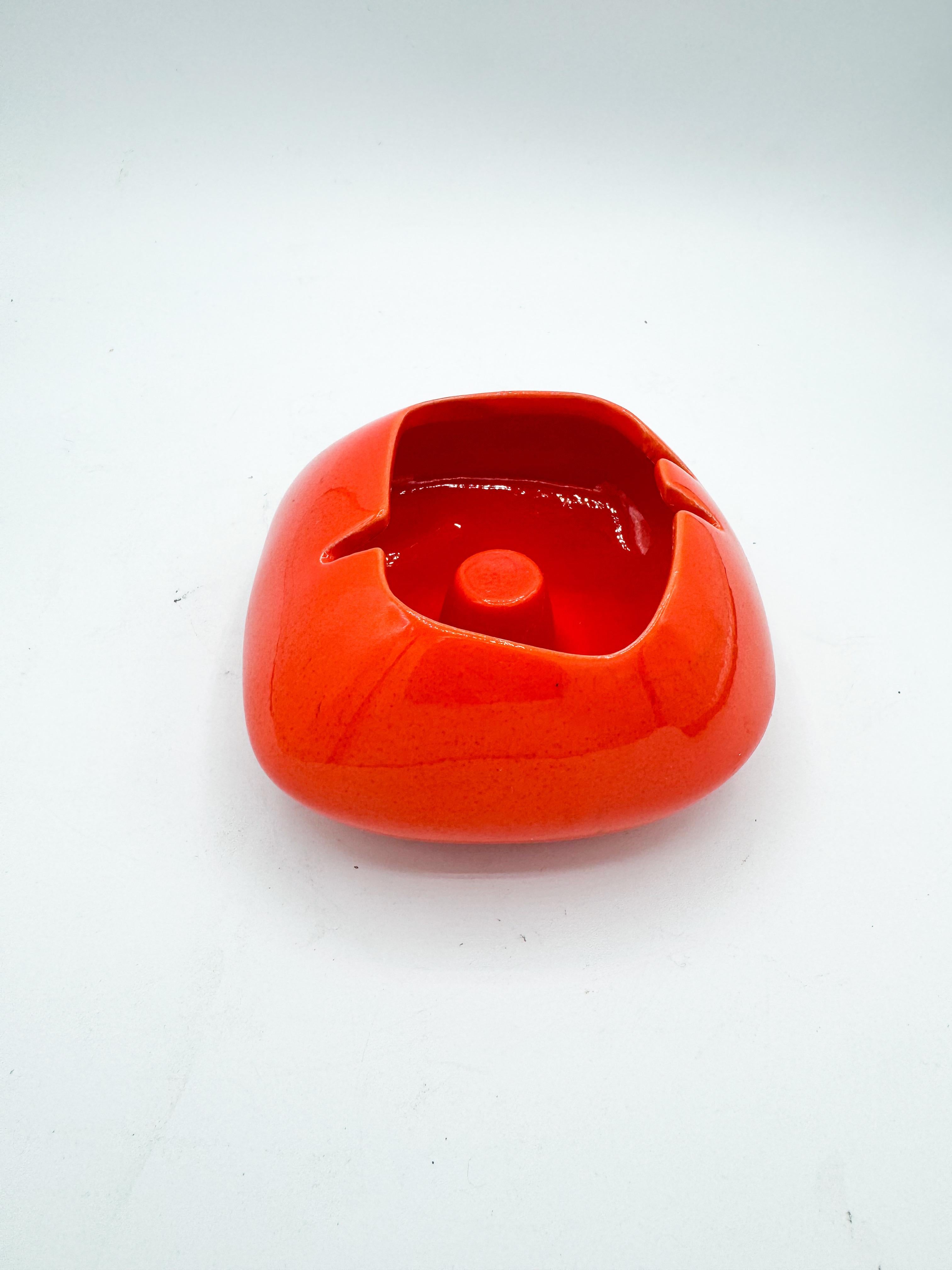 Cenicero Vintage MCM Cerámica Naranja, Firmado USA - Estilo Pop Art Atómico en venta 1