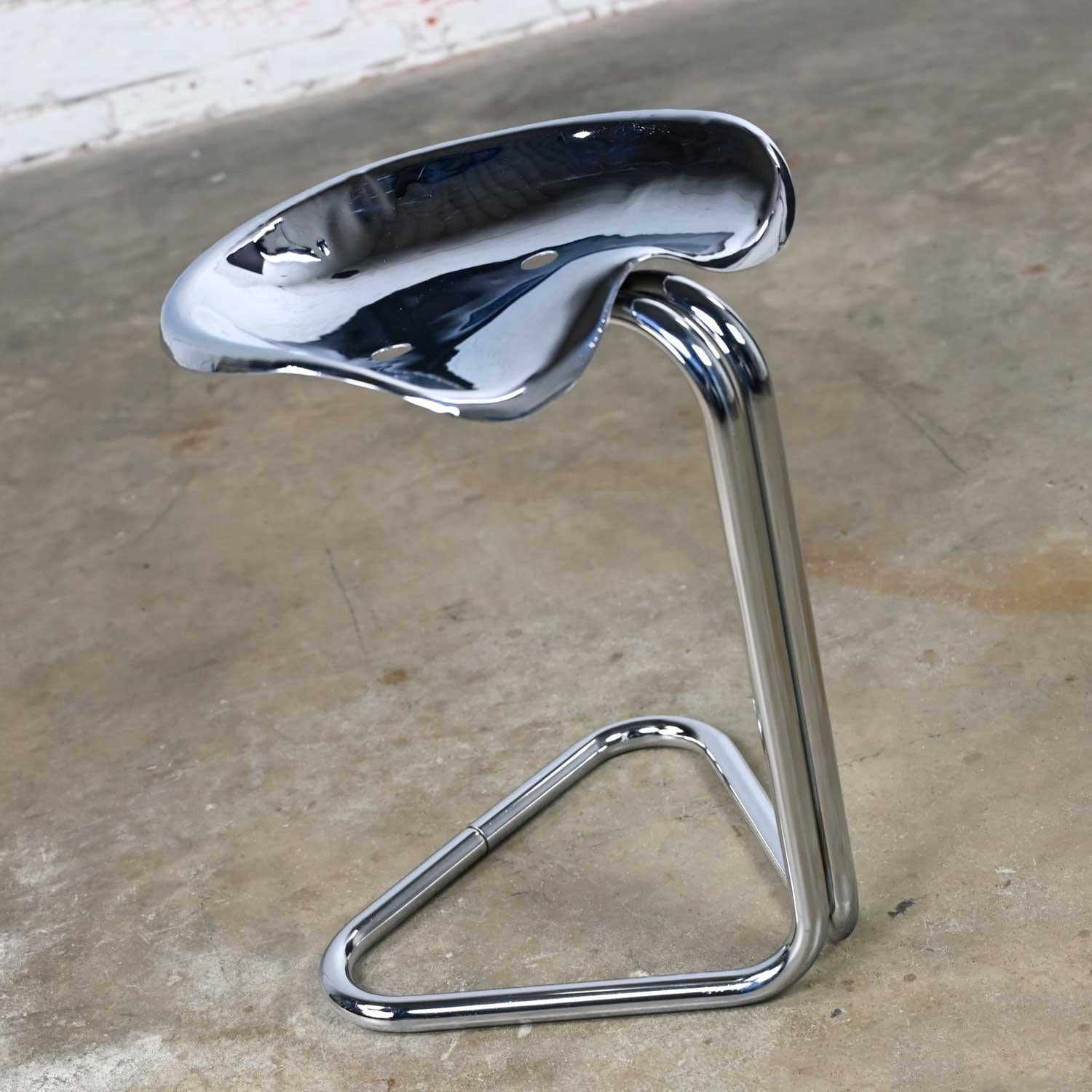 Iconic MCM, Mid-Century Modern, vintage chrome tractor stool chair height by Rodney Kinsman for OMK of England. Beautiful condition, keeping in mind that this is vintage and not new so will have signs of use and wear. There is a scratch on the seat