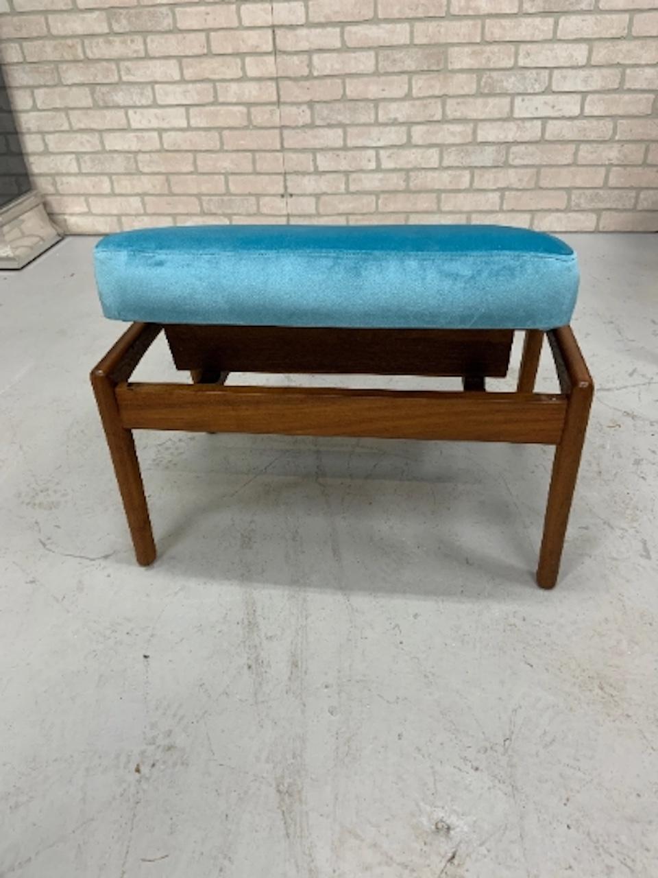 Sedia e ottomana d'epoca MCM Danish Folke Ohlsson for DUX Style Upholstering appena rivestita in vendita 3