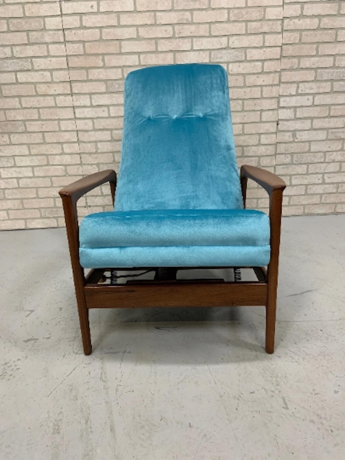 Danese Sedia e ottomana d'epoca MCM Danish Folke Ohlsson for DUX Style Upholstering appena rivestita in vendita