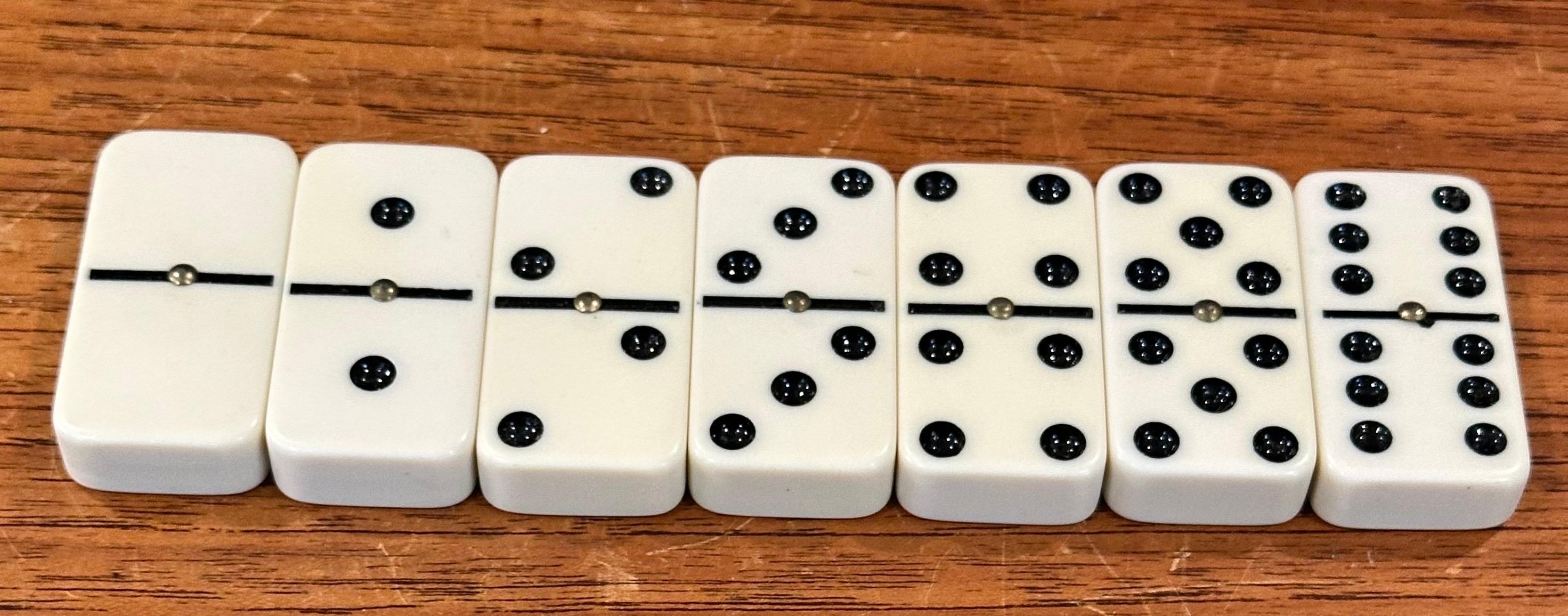 Set di domino MCM vintage in scatola di legno in vendita 3