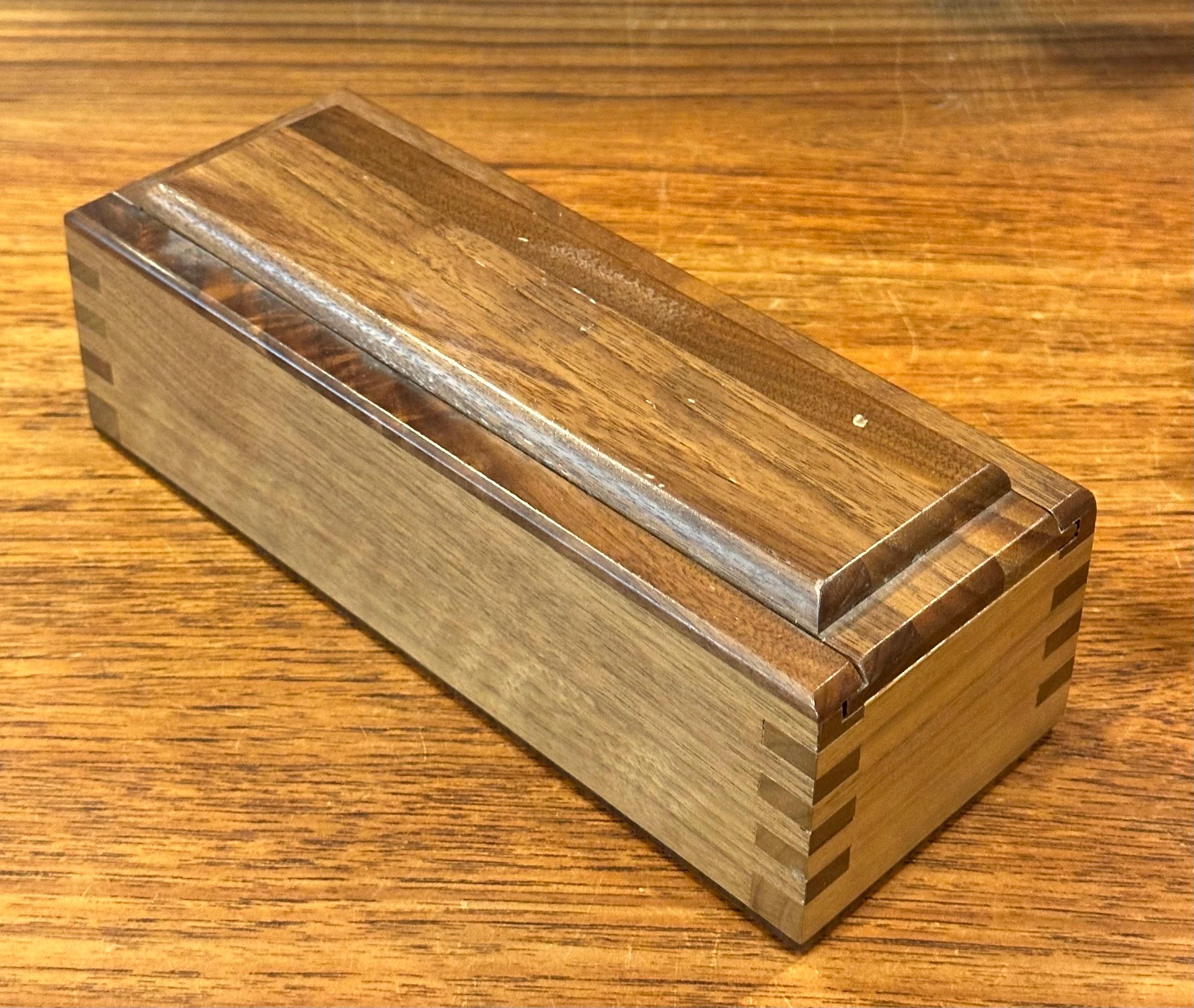 Vintage MCM Domino Set in Wooden Box For Sale 4