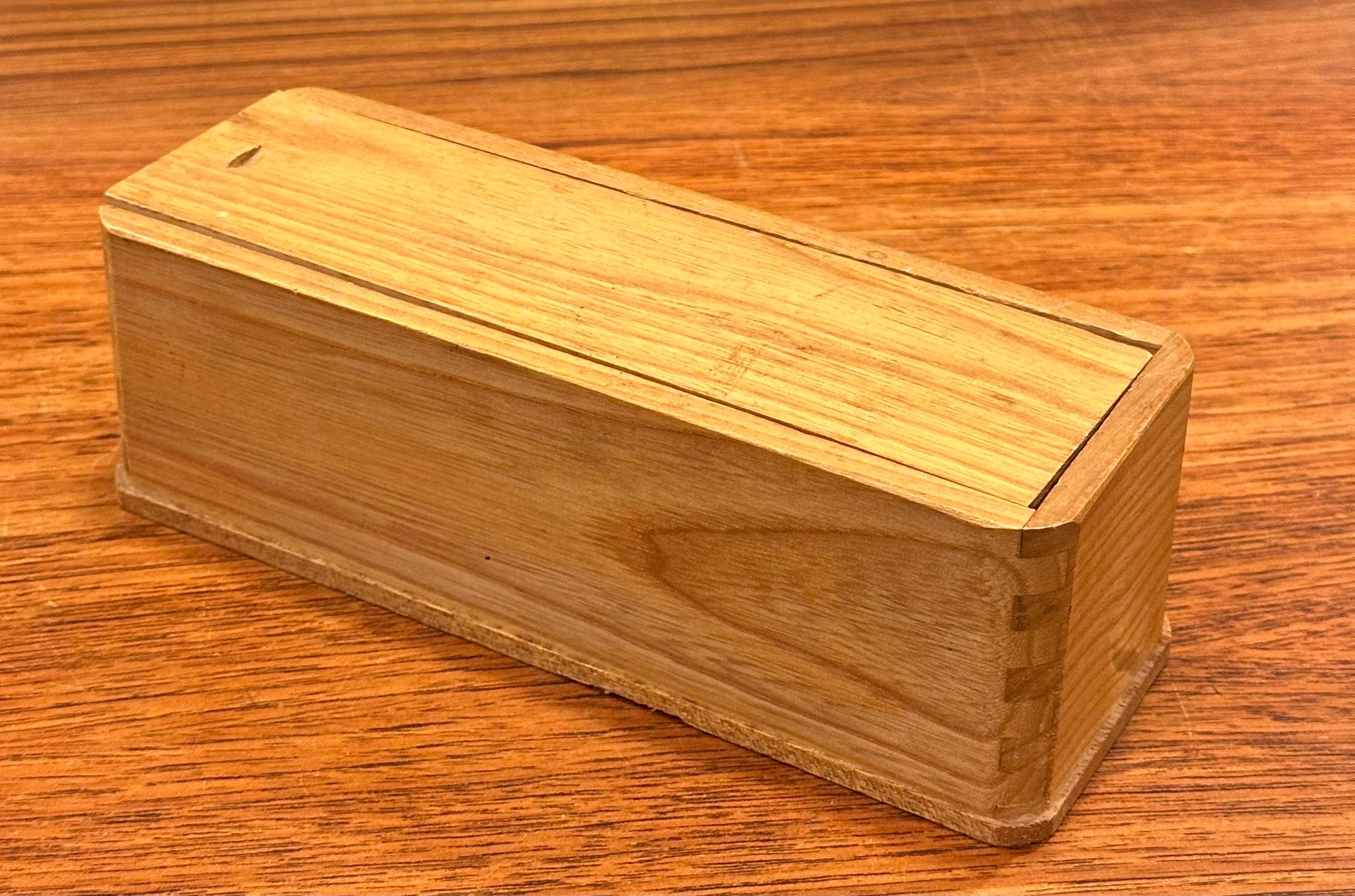American Vintage MCM Domino Set in Wooden Box For Sale