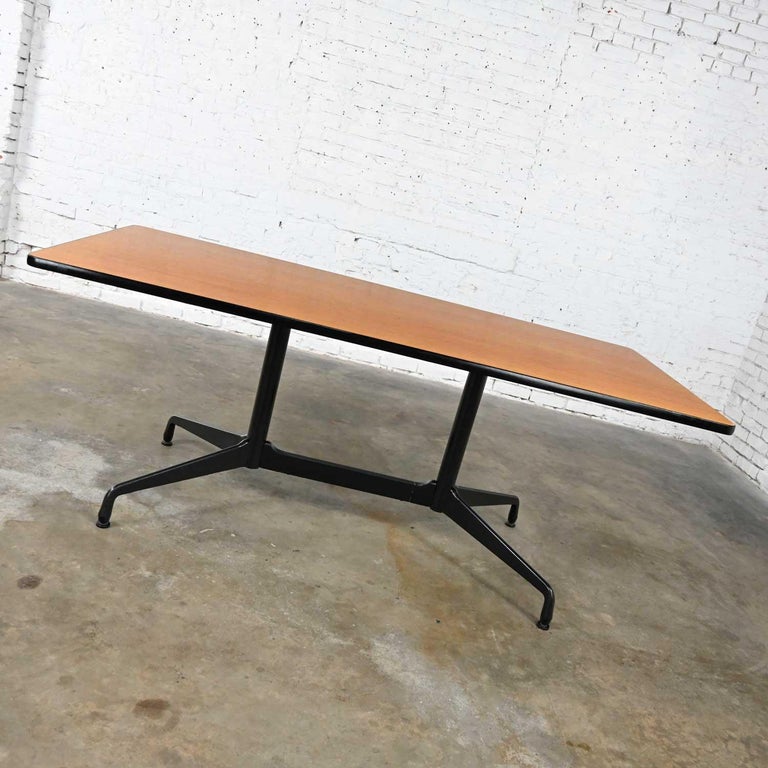 Mid-Century Modern MCM Eames for Herman Miller Segmented Black Base Table Rectangular Top For Sale