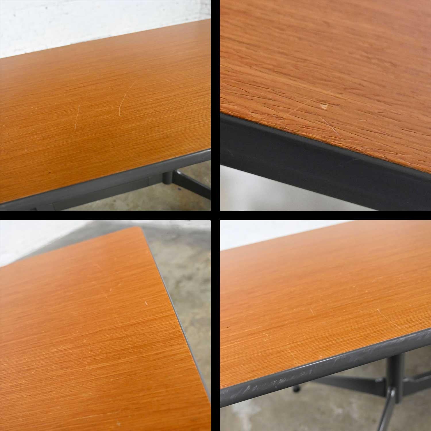 MCM Eames for Herman Miller Segmented Taupe Base Table Rectangular Top (Table à plateau rectangulaire) en vente 5