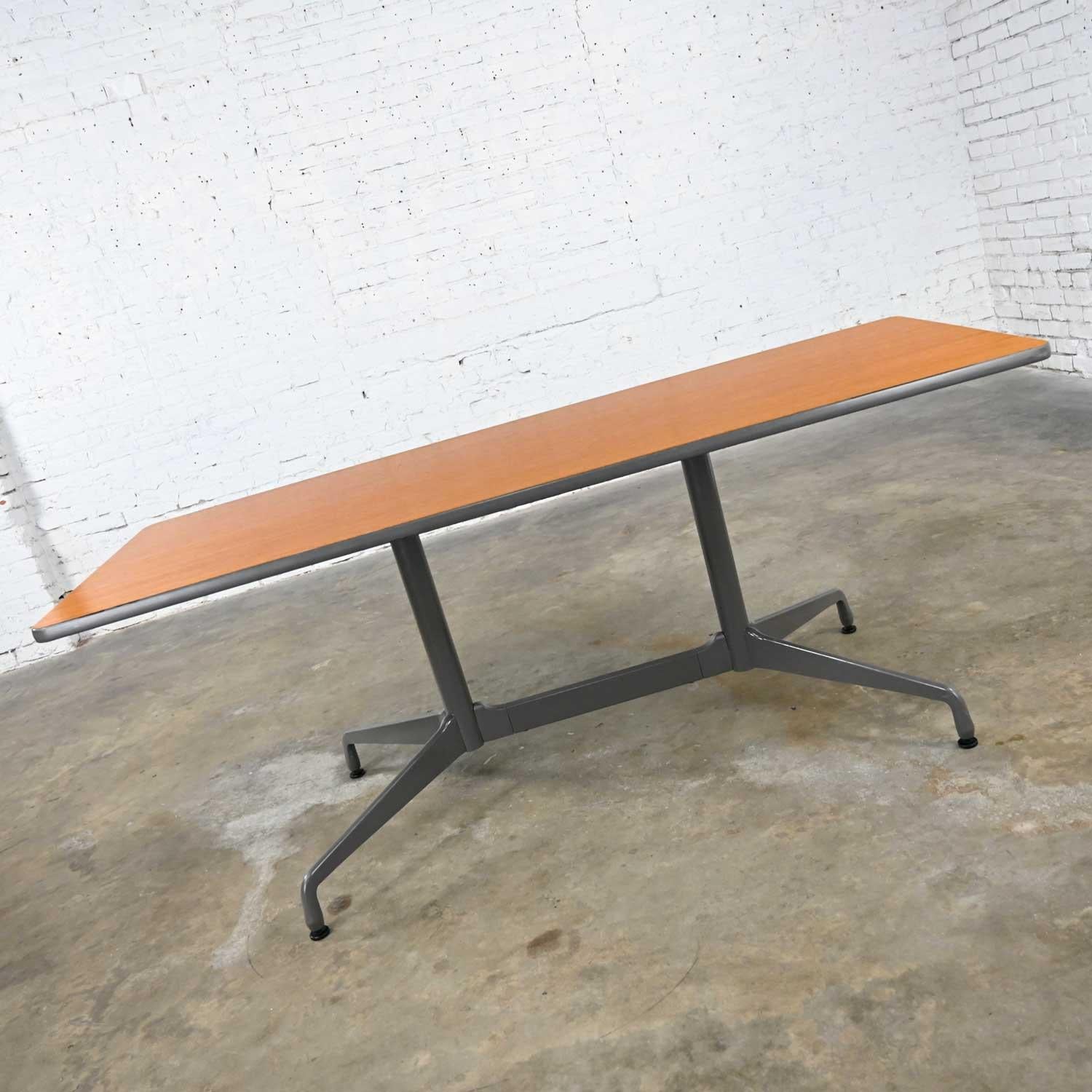 Mid-Century Modern MCM Eames for Herman Miller Segmented Taupe Base Table Rectangular Top For Sale