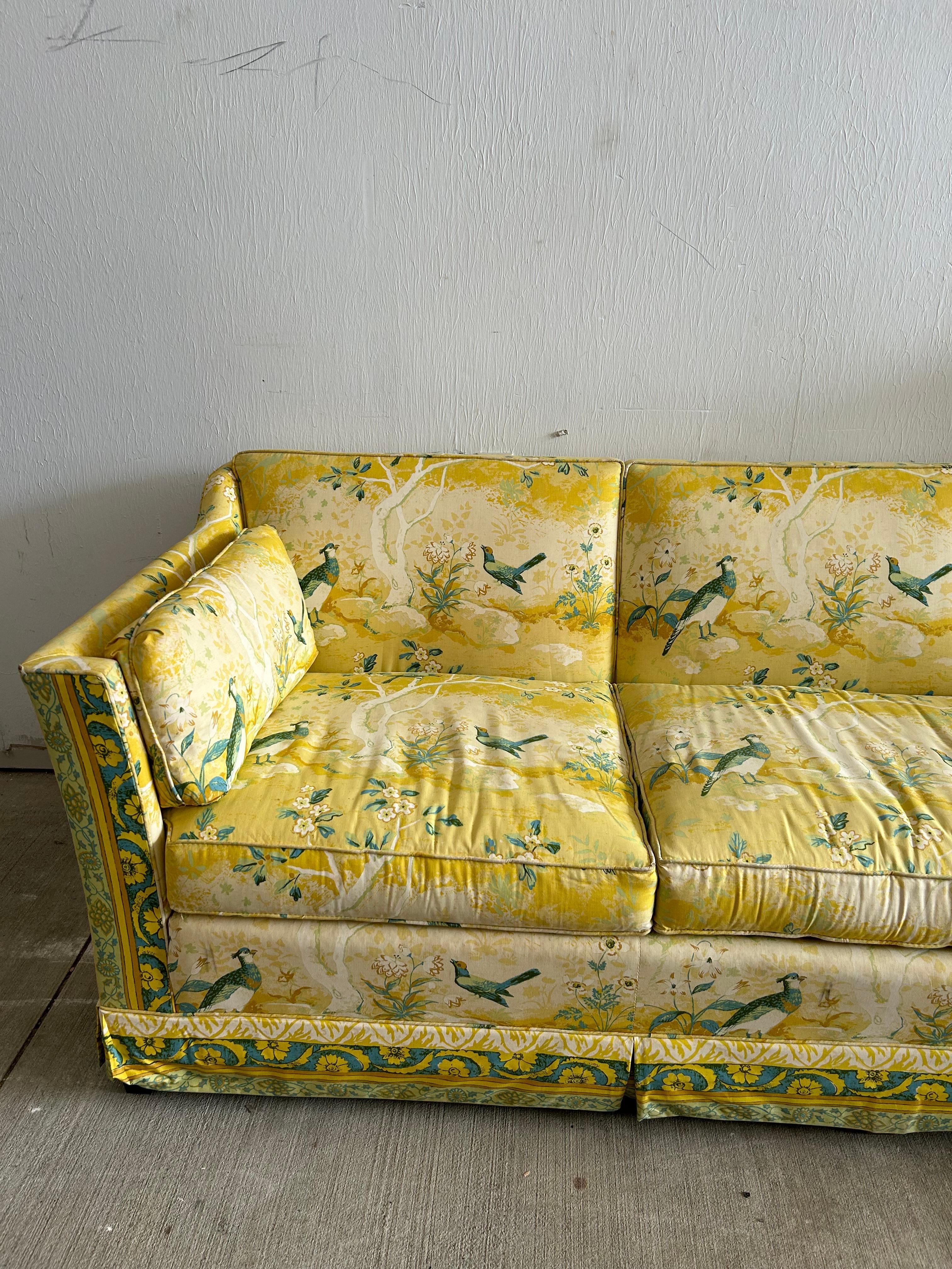Vintage MCM Floral/Bird Yellow 3-Seater Sofa In Good Condition In Medina, OH