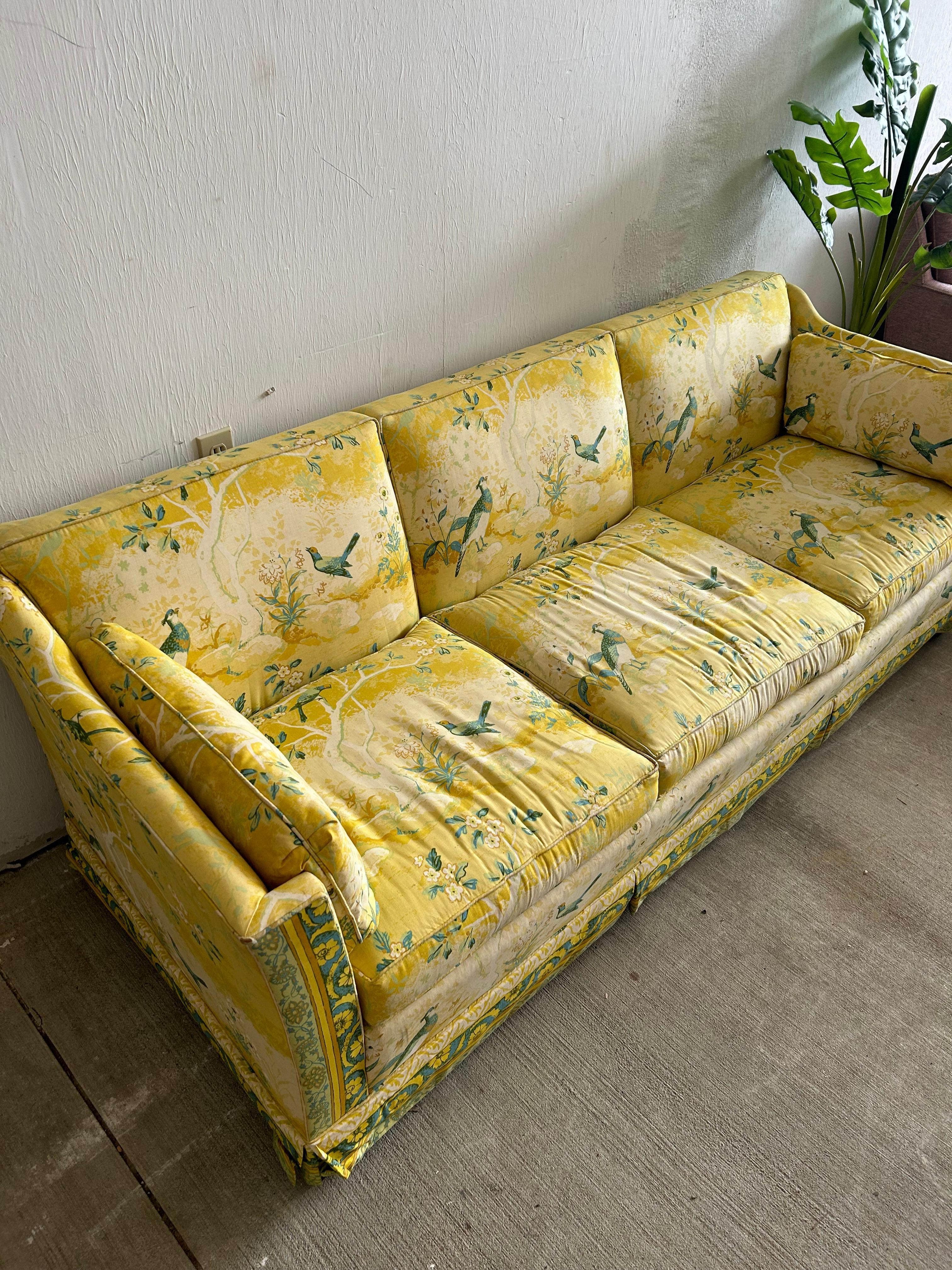 Vintage MCM Floral/Bird Yellow 3-Seater Sofa In Good Condition In Medina, OH
