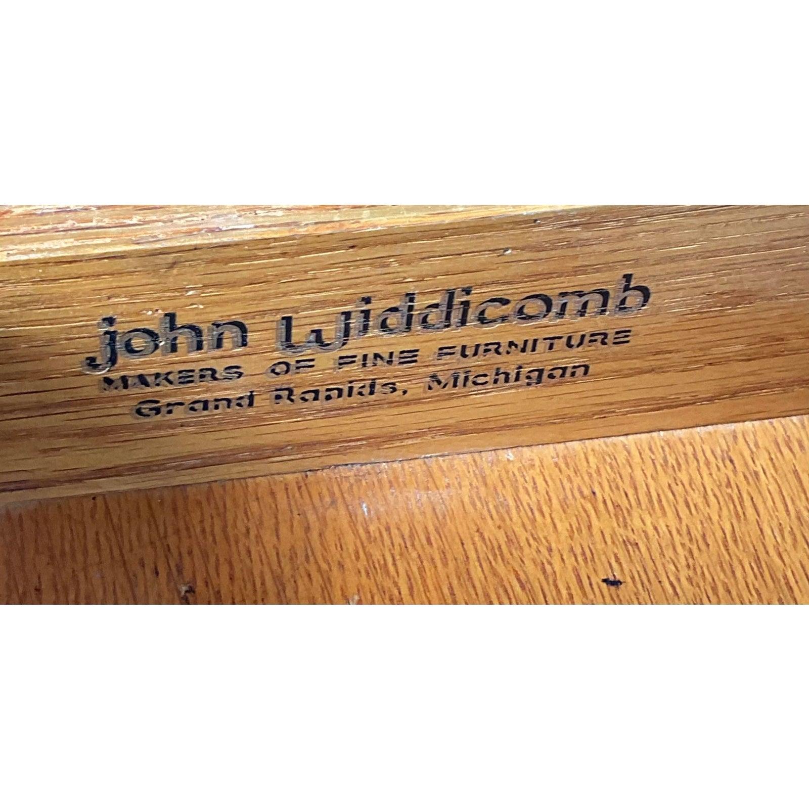 XX secolo Comodini a due ante John Widdicomb d'epoca - una coppia in vendita