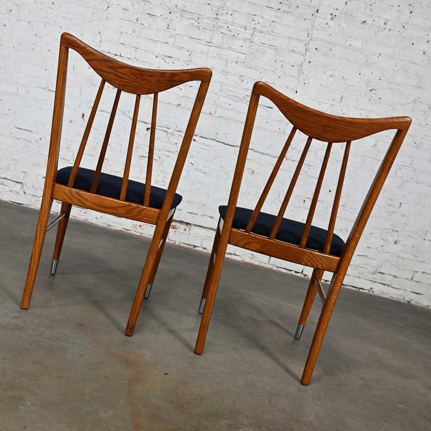 Vintage MCM Keller Furniture Oak Valkerie ii Dining Chairs by Edmond J Spence In Good Condition For Sale In Topeka, KS