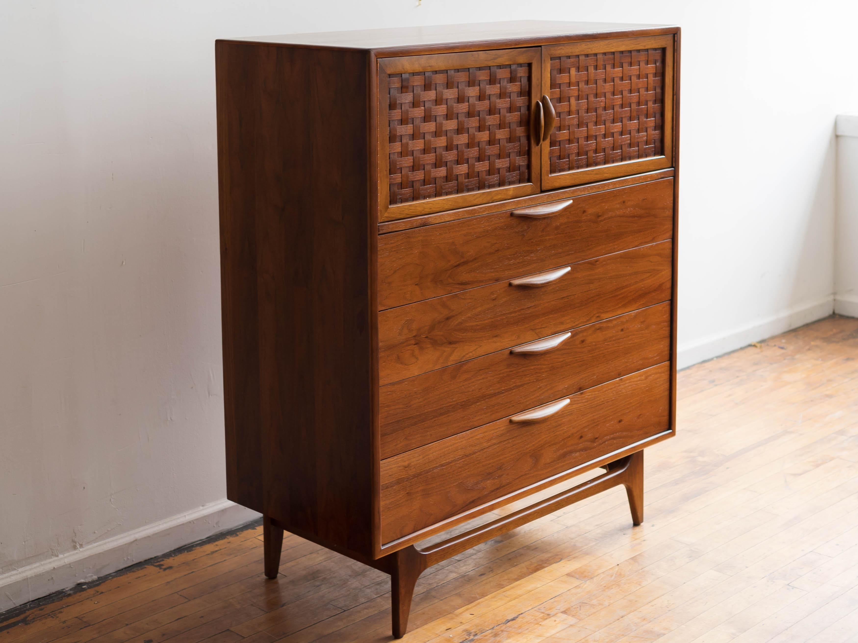 Mid-Century Modern Vintage Mcm Lane Perception Walnut Gentleman's Chest / Highboy Dresser