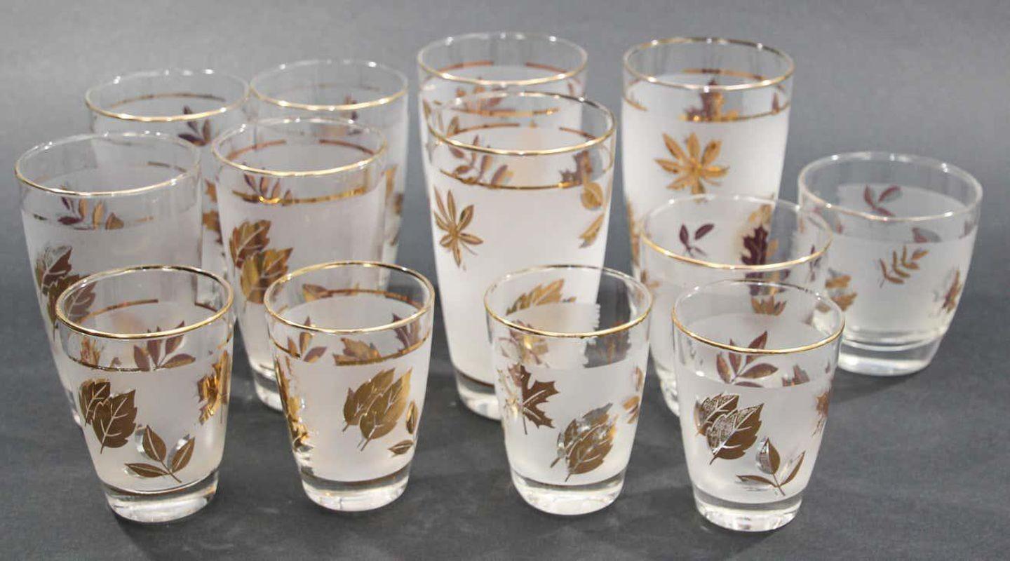 20th Century Vintage MCM Libbey Frosted & Golden Foliage Cocktail Glasses, Set of 13 For Sale