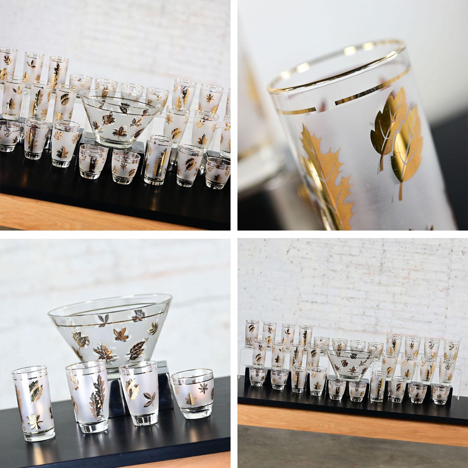 Vintage MCM Libbey Esmerilado Dorado Follaje 31 Piezas Juego de Cristalería y Tazón en venta 1
