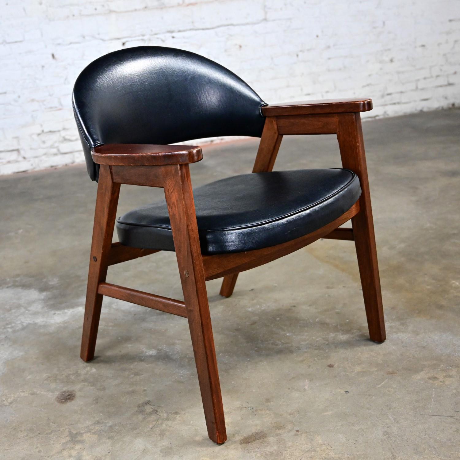 Mid-Century Modern Vintage MCM Madison Furniture Single Oak Armchair Oak Frame & Black Vinyl For Sale