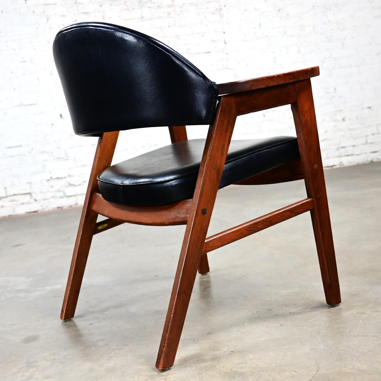 Faux Leather Vintage MCM Madison Furniture Single Oak Armchair Oak Frame & Black Vinyl For Sale