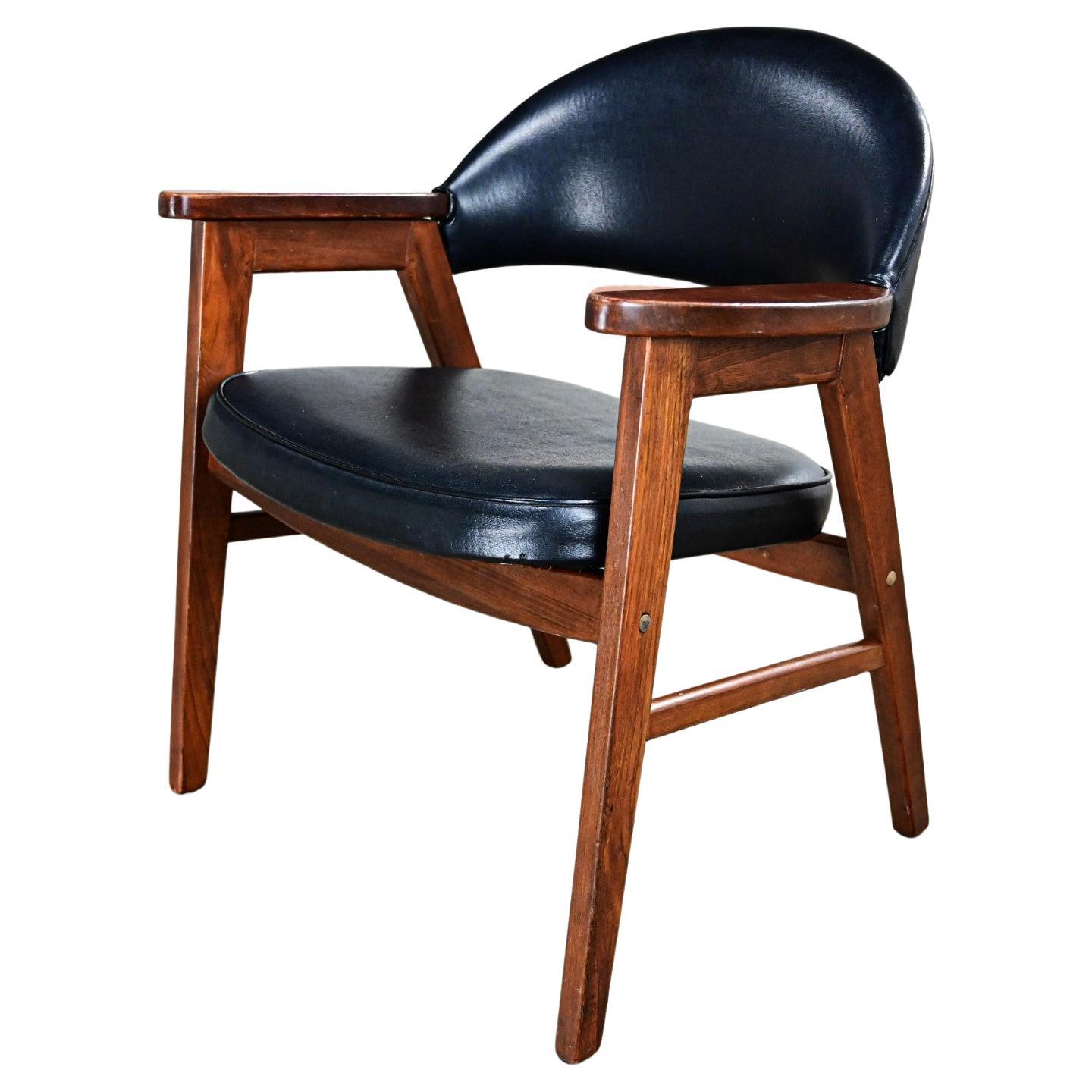 Vintage MCM Madison Furniture Sillón Sencillo Estructura de Roble y Vinilo Negro