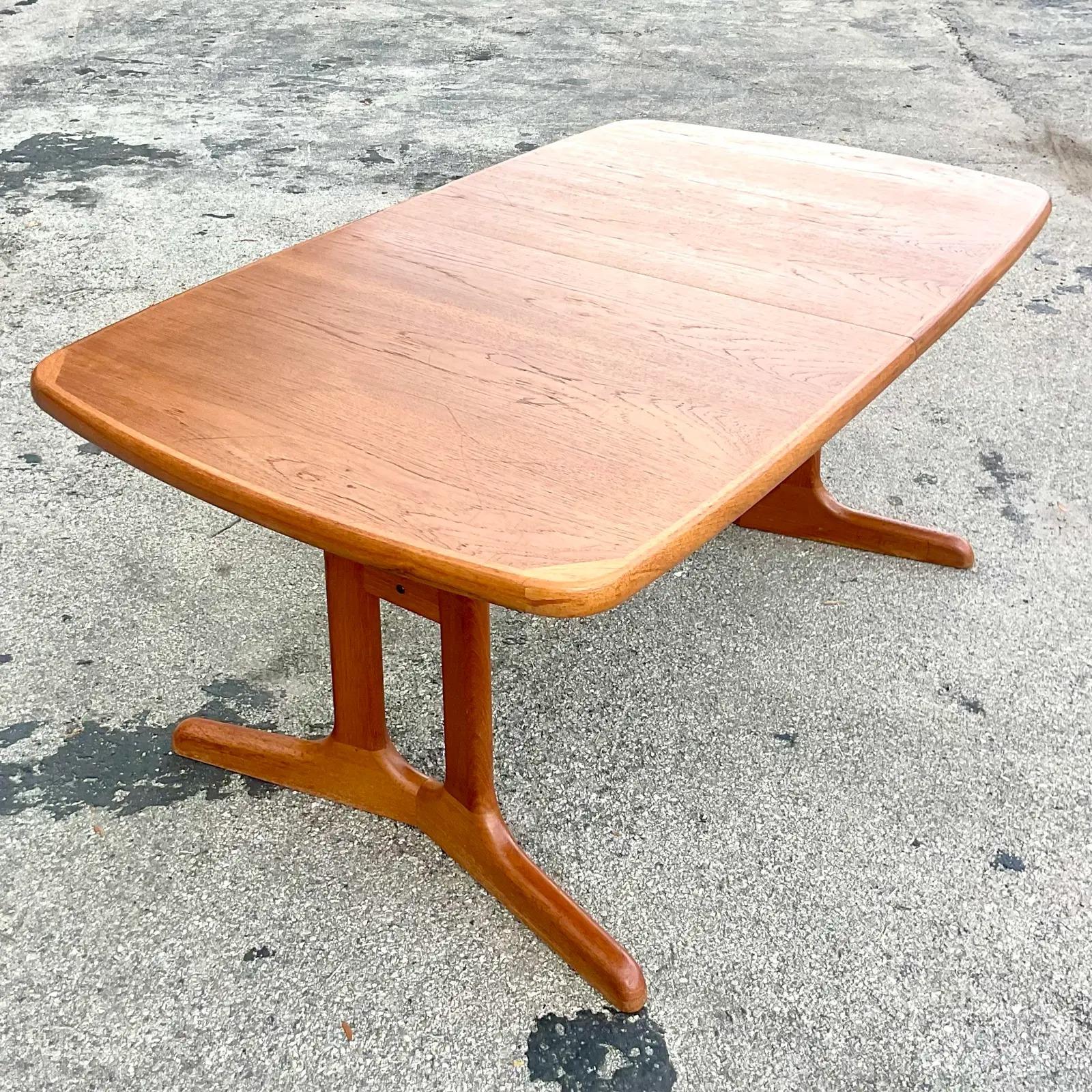 XX secolo Tavolo da pranzo d'epoca in teak danese AMM Mobler