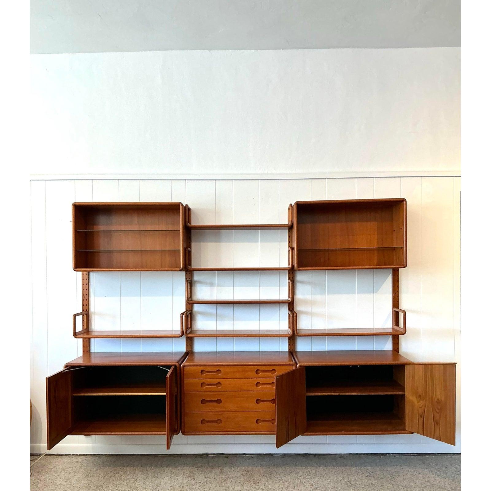 Vintage MCM Poul Cadovius 3 Bay Teak Wall System In Good Condition For Sale In West Palm Beach, FL