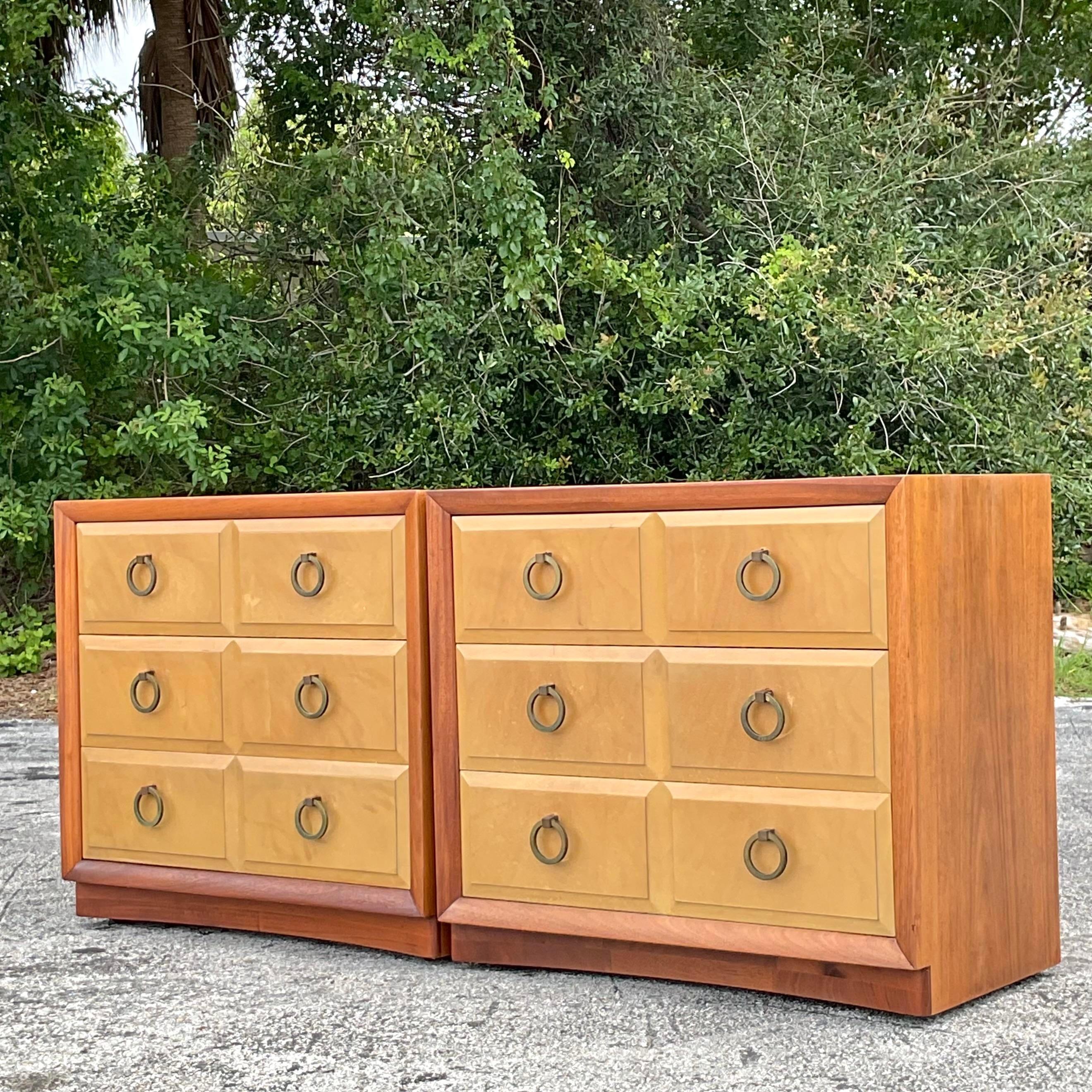 Mid-Century moderno Cassettiera d'epoca MCM Robsjohn Gibbings per Widdicomb - una coppia in vendita