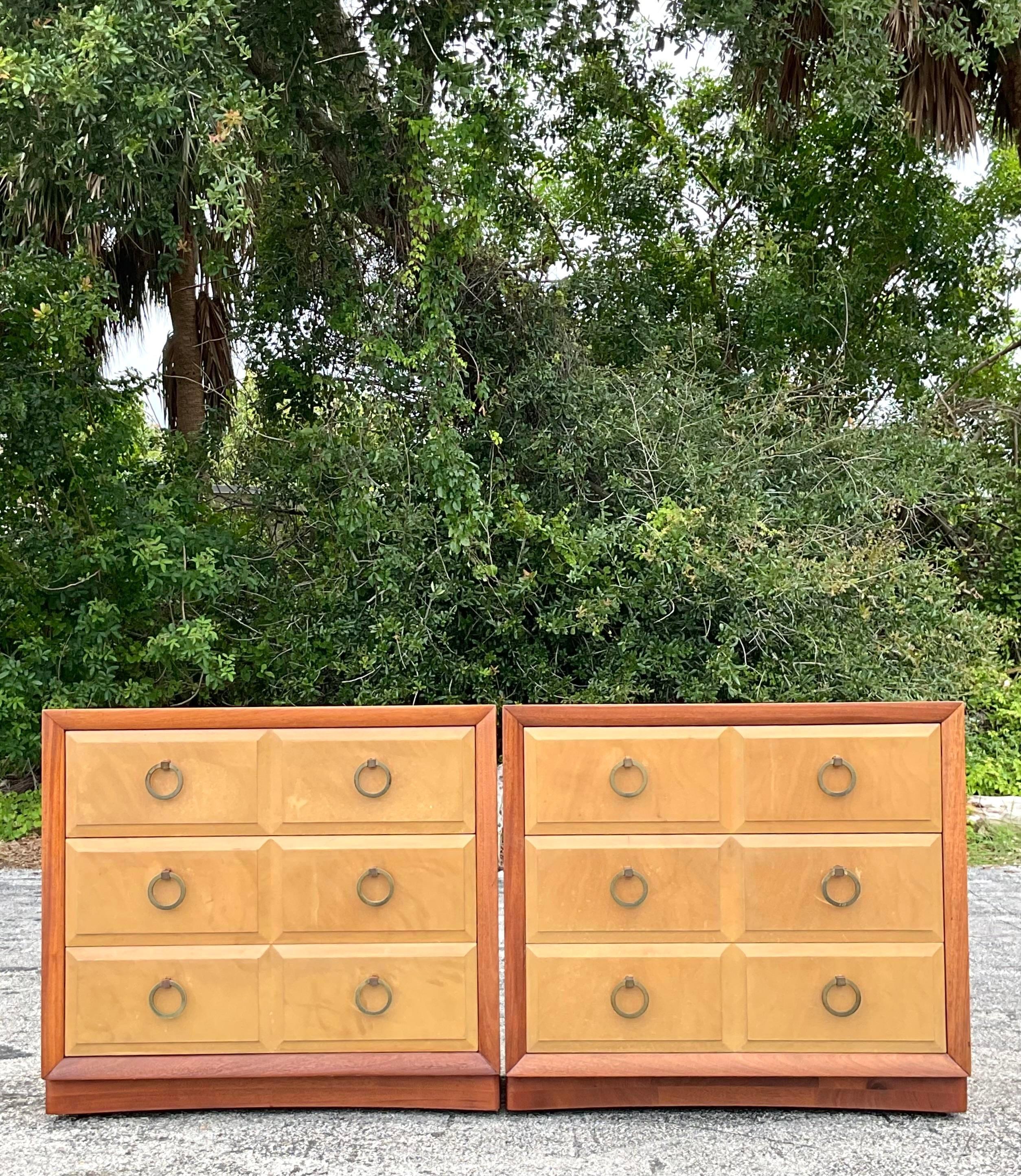Cassettiera d'epoca MCM Robsjohn Gibbings per Widdicomb - una coppia In condizioni buone in vendita a west palm beach, FL