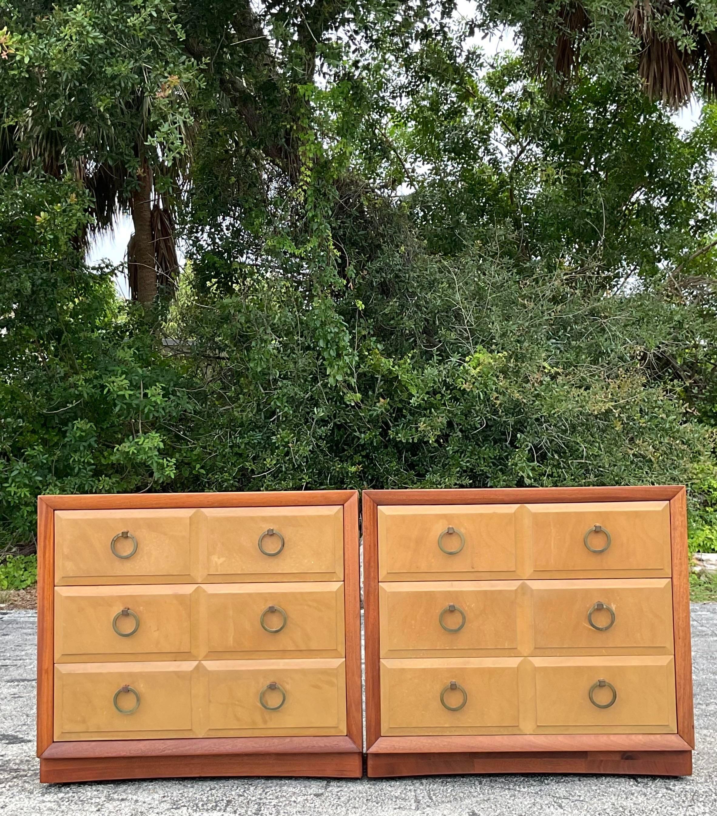 XX secolo Cassettiera d'epoca MCM Robsjohn Gibbings per Widdicomb - una coppia in vendita