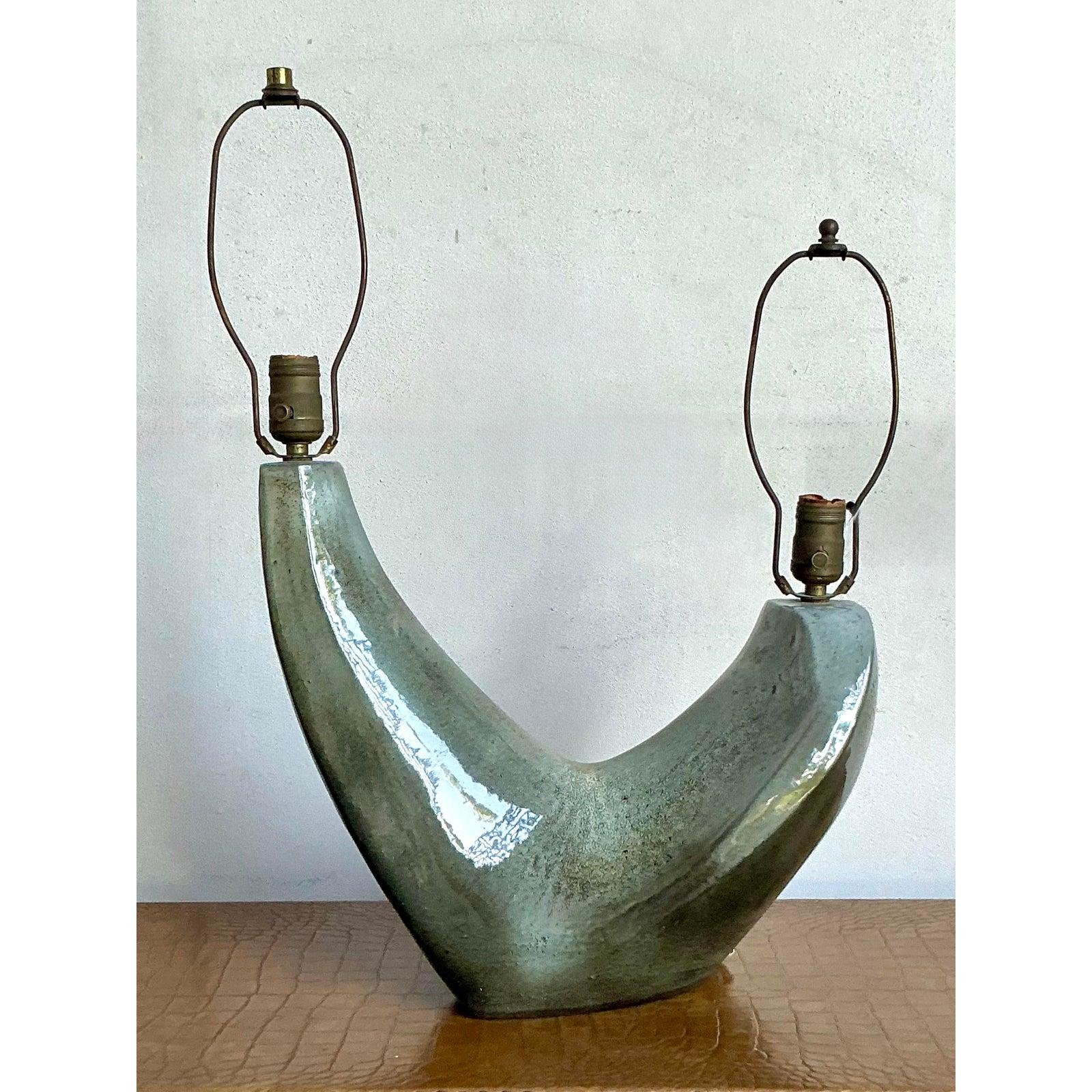 Américain Vintage MCM Signed Glazed Ceramic Double Branch Lamp (lampe à deux branches en céramique émaillée) en vente