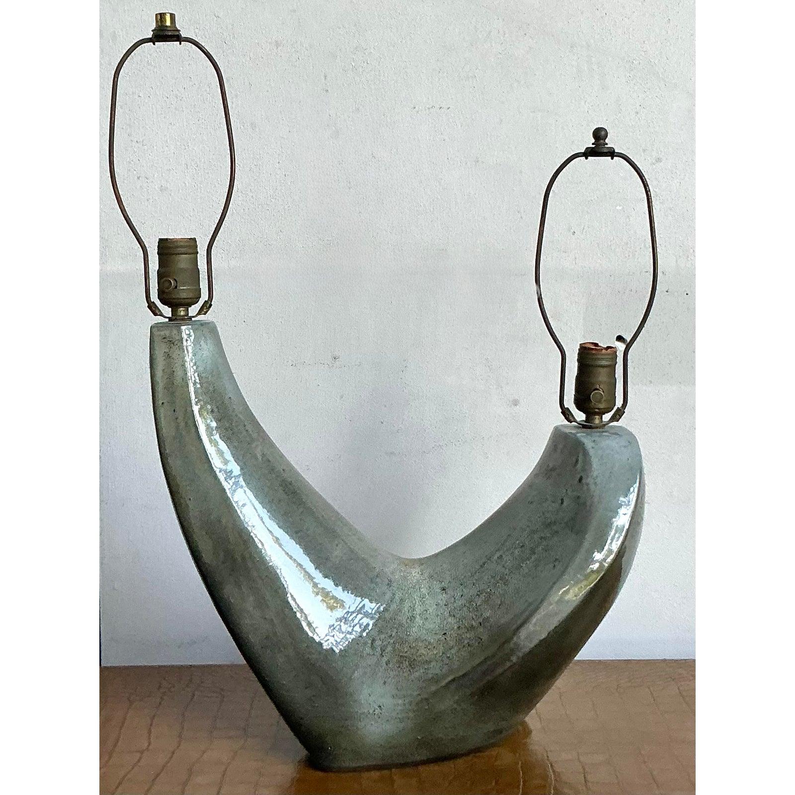 20ième siècle Vintage MCM Signed Glazed Ceramic Double Branch Lamp (lampe à deux branches en céramique émaillée) en vente