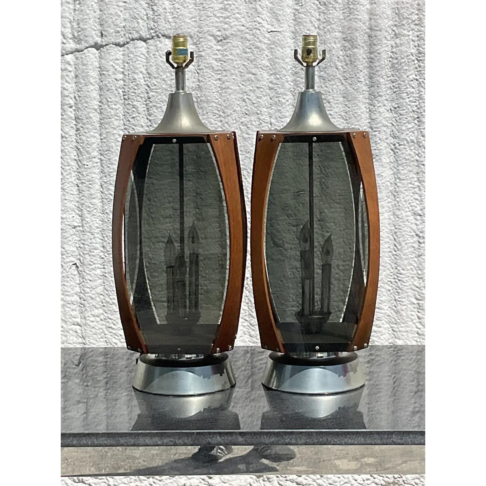 20ième siècle Paire de lampes de bureau vintage MCM en verre fumé
