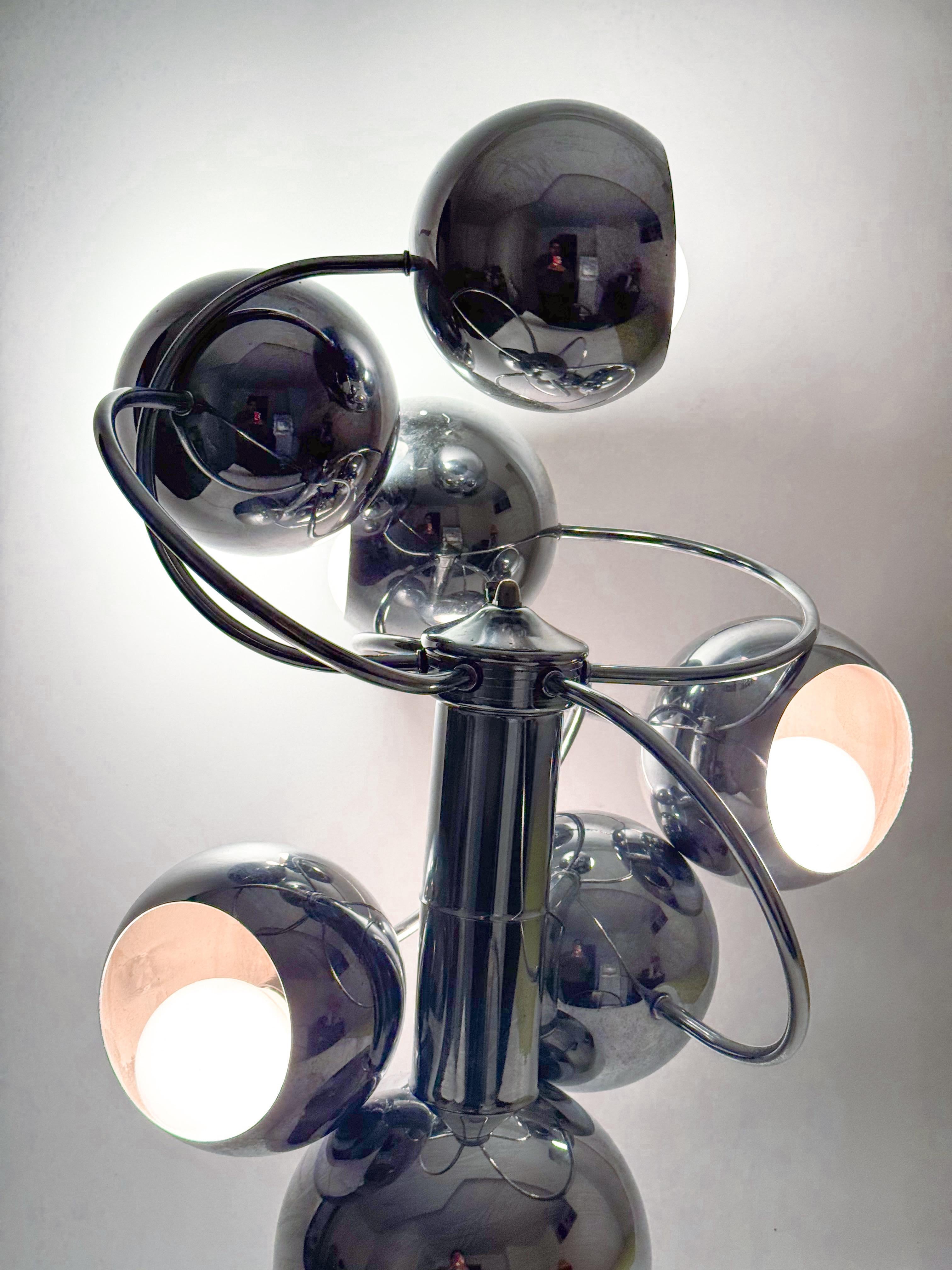 Vintage MCM Space Age Chrome Lamp with 6 Eyeball Orbs, 3 Light Settings For Sale 1