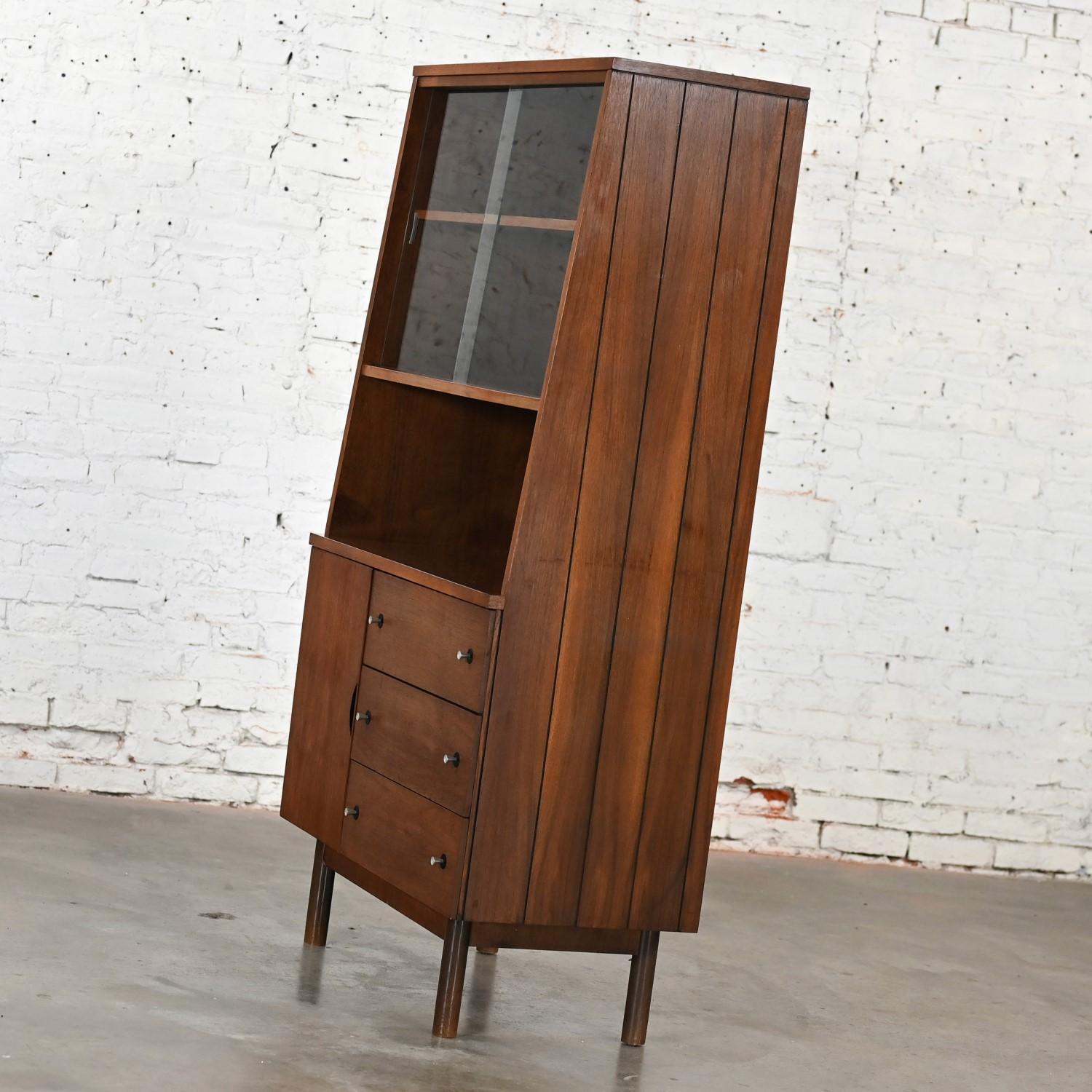 Mid-Century Modern Vintage MCM Stanley Furniture Petite Walnut China Cabinet Book or Display Case