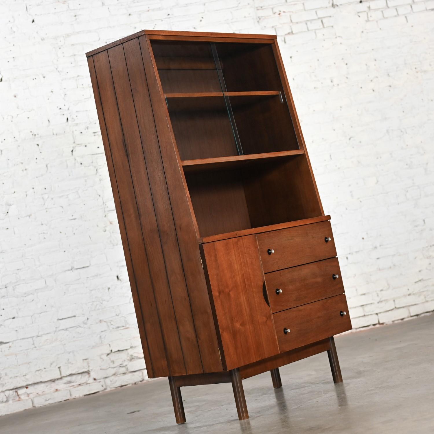 Vintage MCM Stanley Furniture Petite Walnut China Cabinet Book or Display Case 1