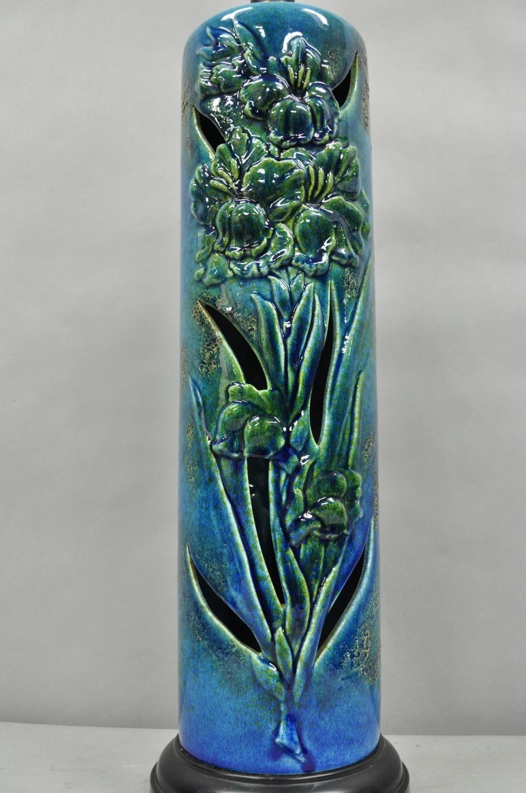 Lampada da tavolo vintage MCM Tall Royal Haeger Attr Blue Glazed Ceramic Pottery Floral in vendita 5