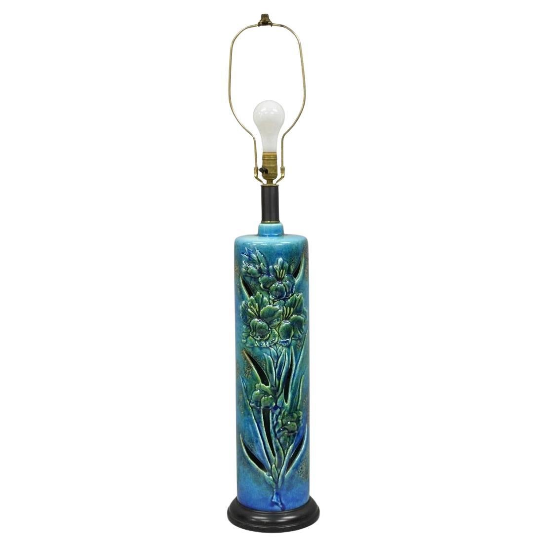 Lampada da tavolo vintage MCM Tall Royal Haeger Attr Blue Glazed Ceramic Pottery Floral in vendita