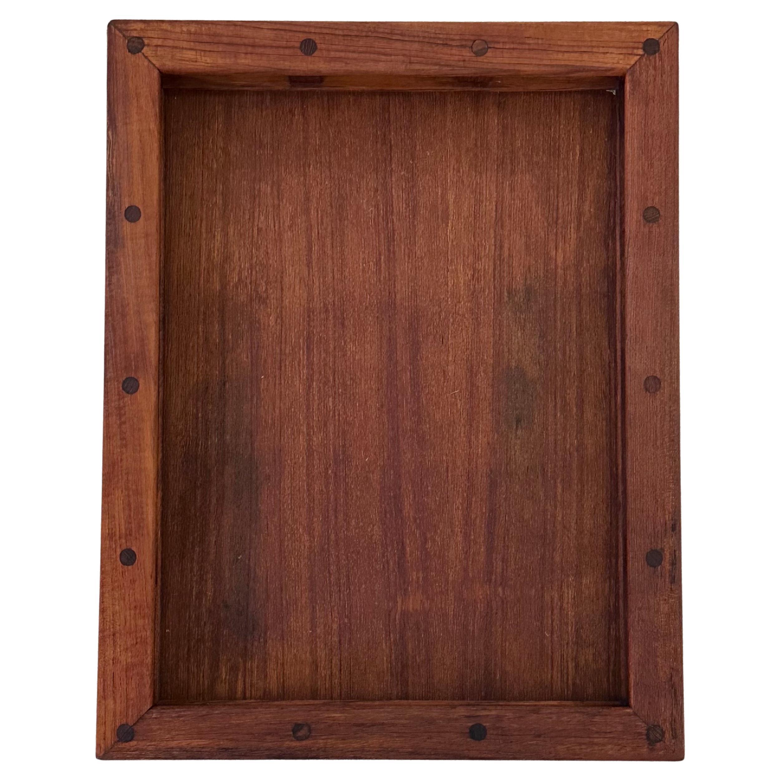 Mid-Century Modern Plateau de service en teck vintage MCM avec rails par Dansk en vente